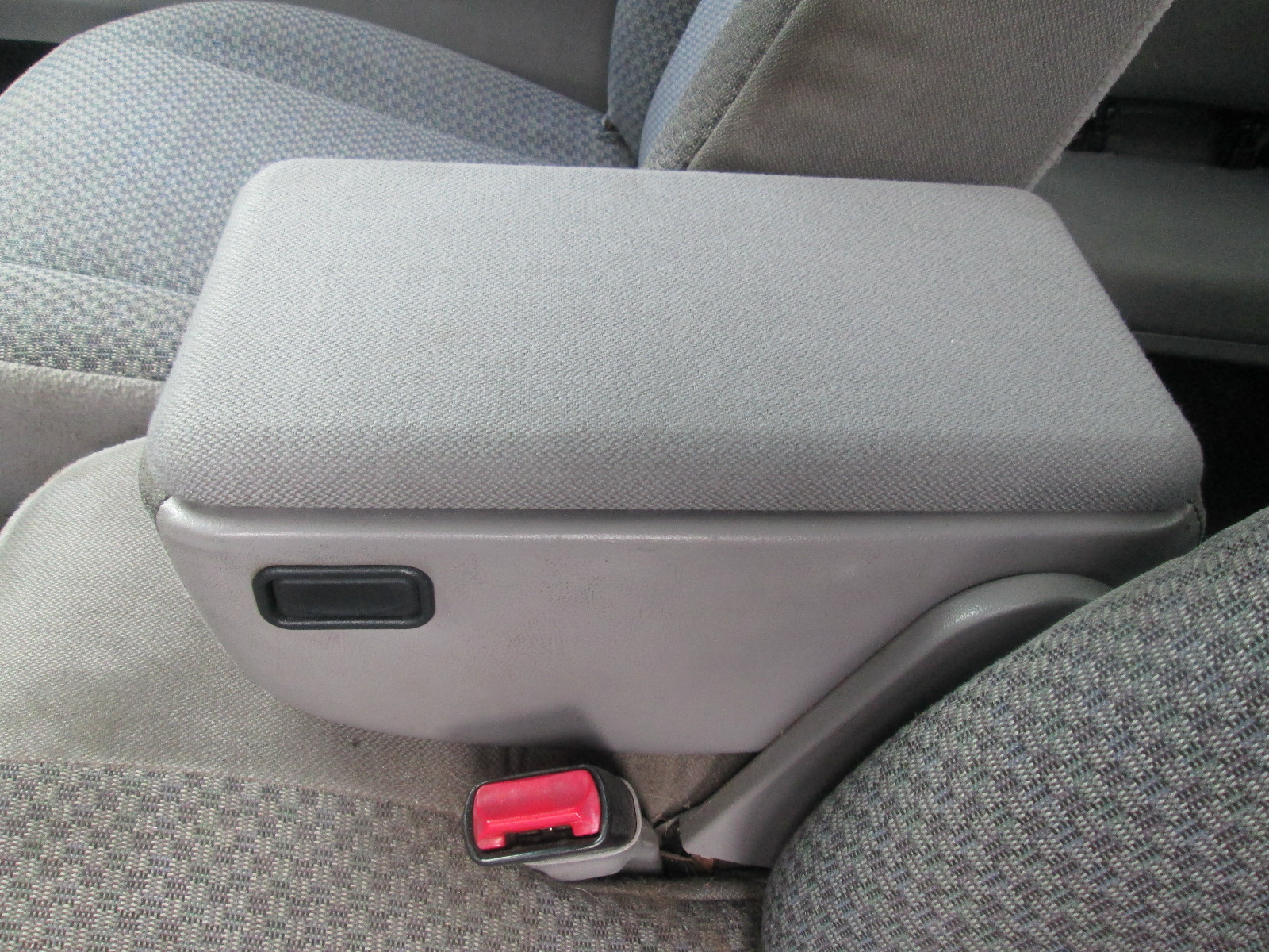 Ford Ranger center console" Lid only” Arm Rest (1998 to 2003)medium Graphite