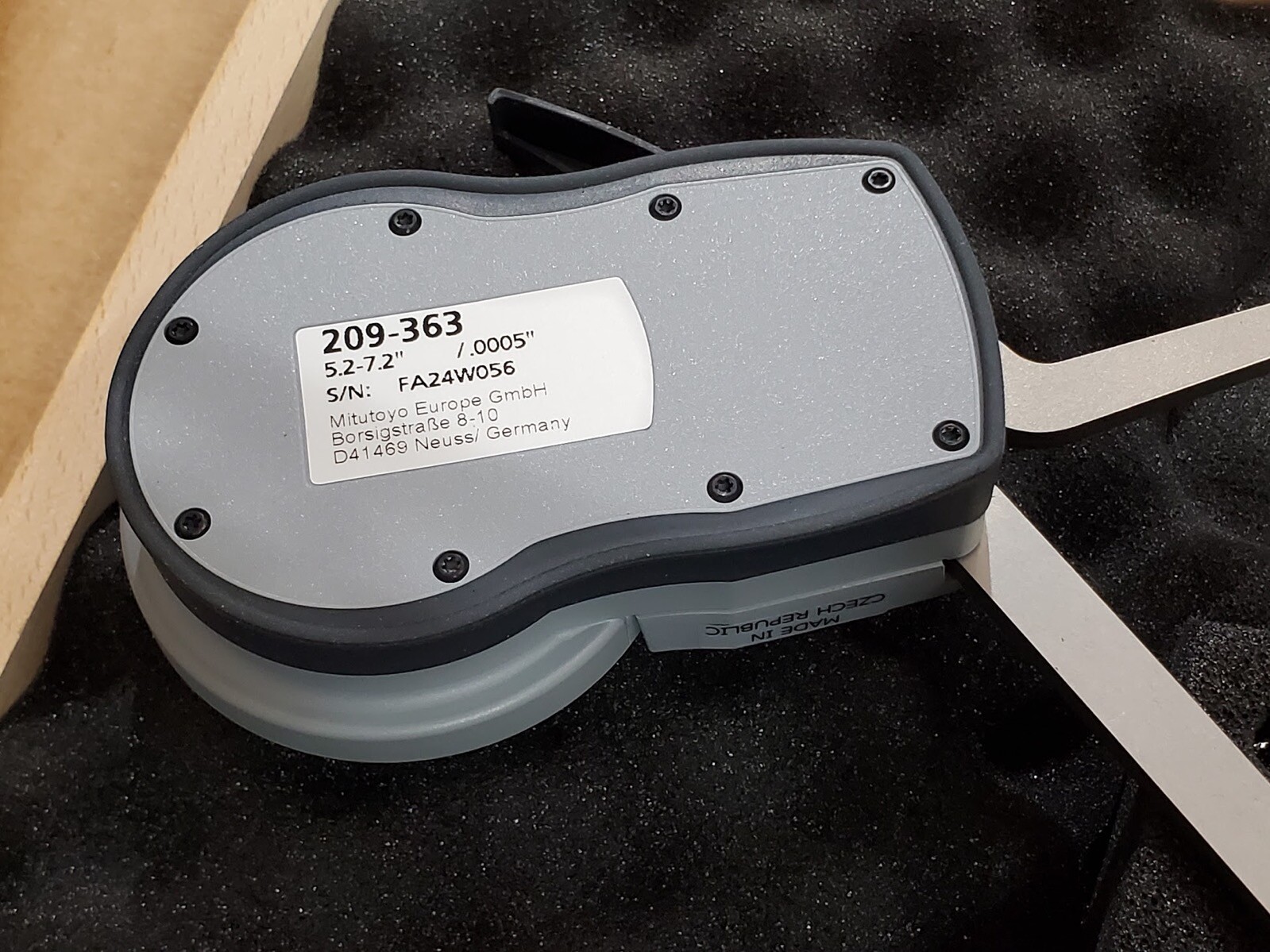 New Mitutoyo Inside Dial Caliper Bore Hole Gauge Gage Set 5.2-7.2” / 0.0005”