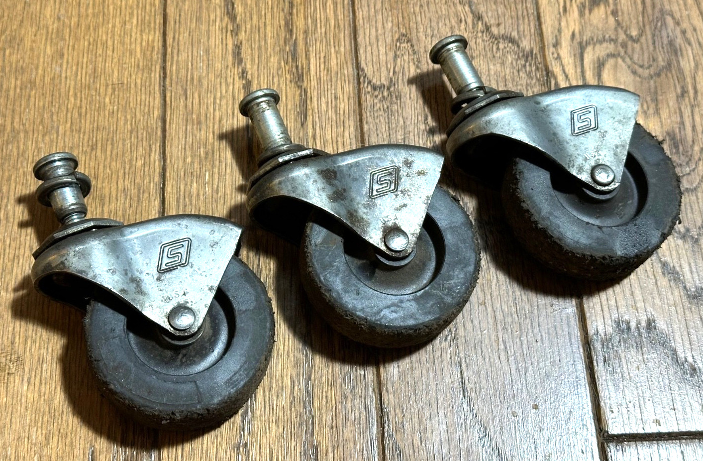 🇺🇸 Snap On Tools OEM Replacement Creeper Caster Wheel Set Lot 2-1/2" Black