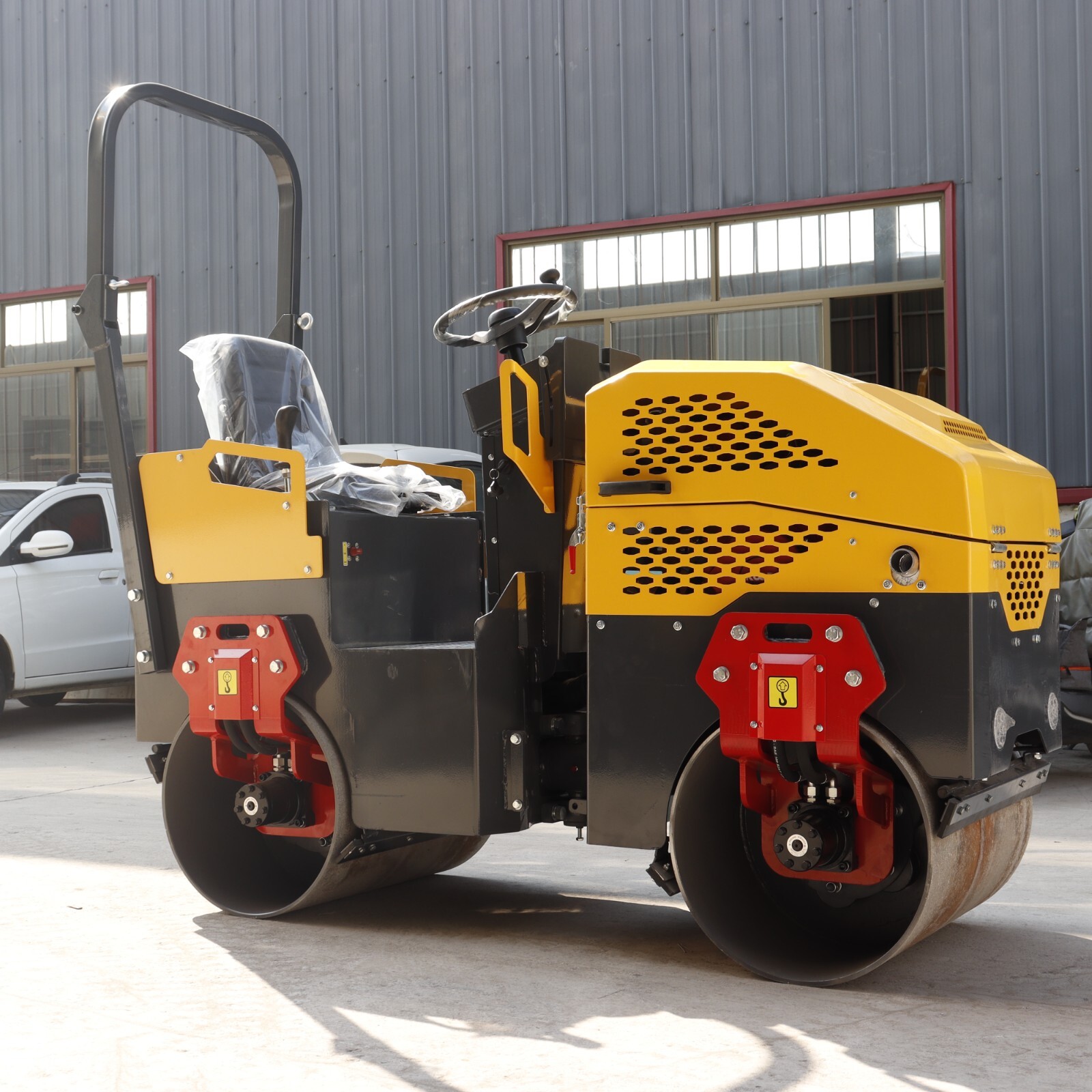 Hot Sale Driving Soil Asphalt Steel Roller Road Compactor Roller Compactor