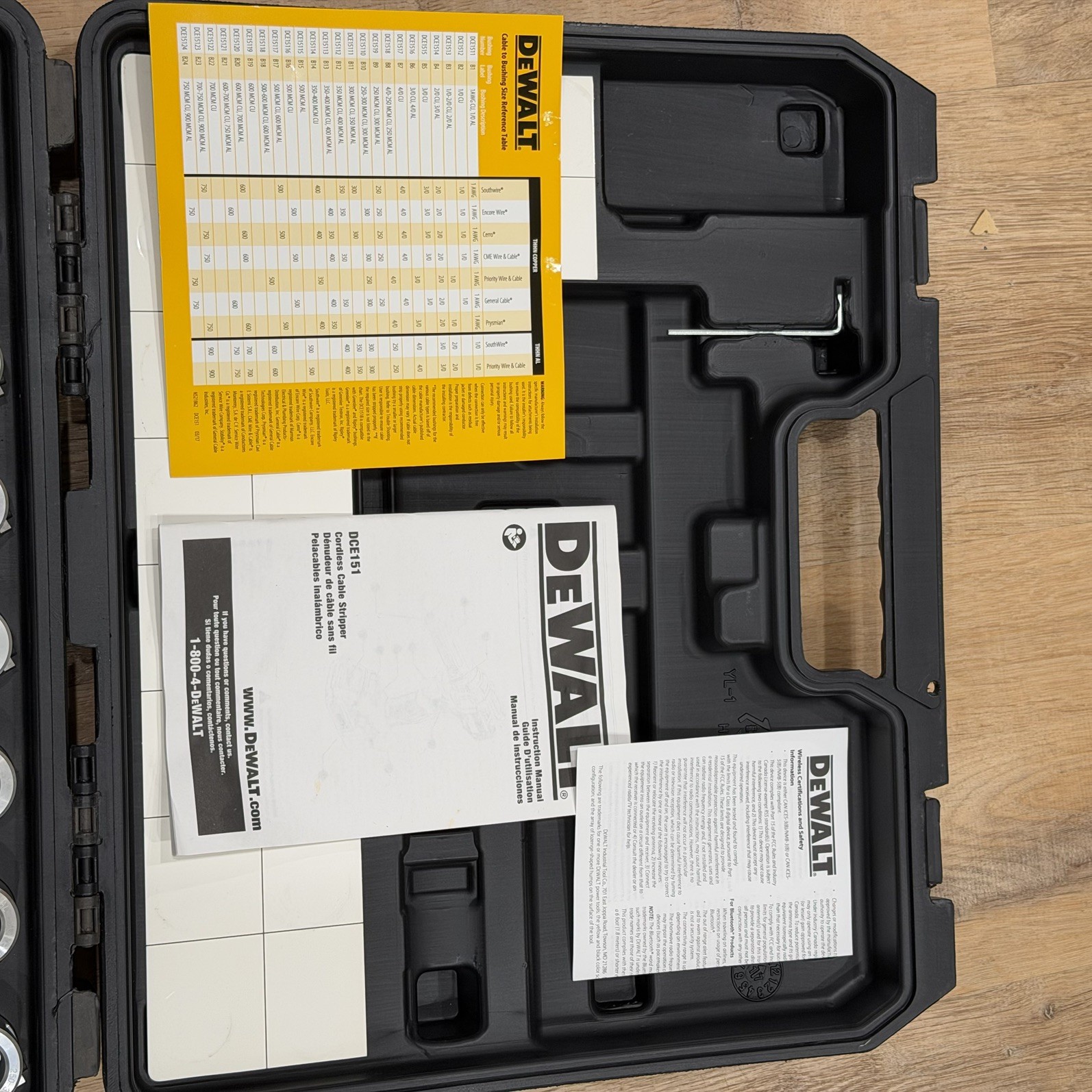 DeWALT DCE151TD1 20V MAX Cordless Cable Stripper Kit (New Open Box) size B3-B22
