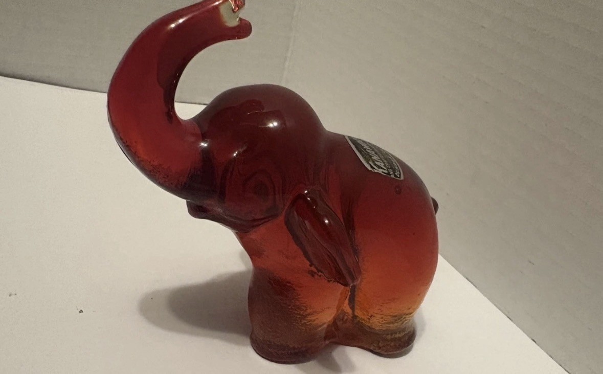 Vintage MCM KANAWHA Red Art Glass ELEPHANT Trunk Up 4" tall