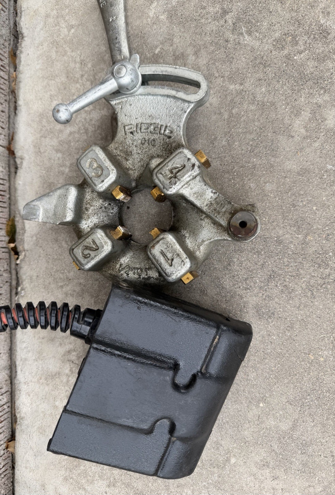 RIDGID 1210 PIPE THREADING MACHINE 110V WITH POWER CORD PEDAL ETC WORKS (READ)