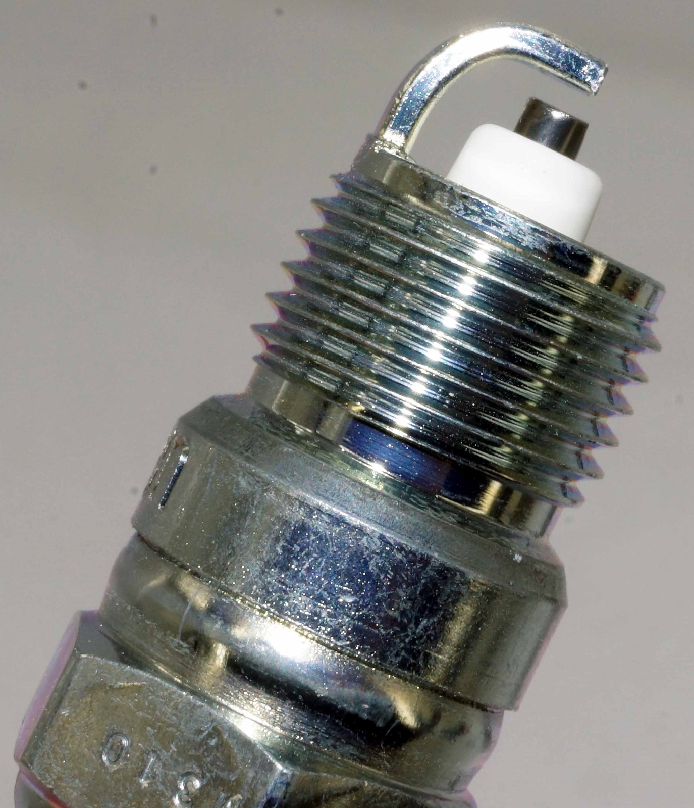 Pack of 8 Genuine NGK 2771 V-Power Spark Plugs UR5