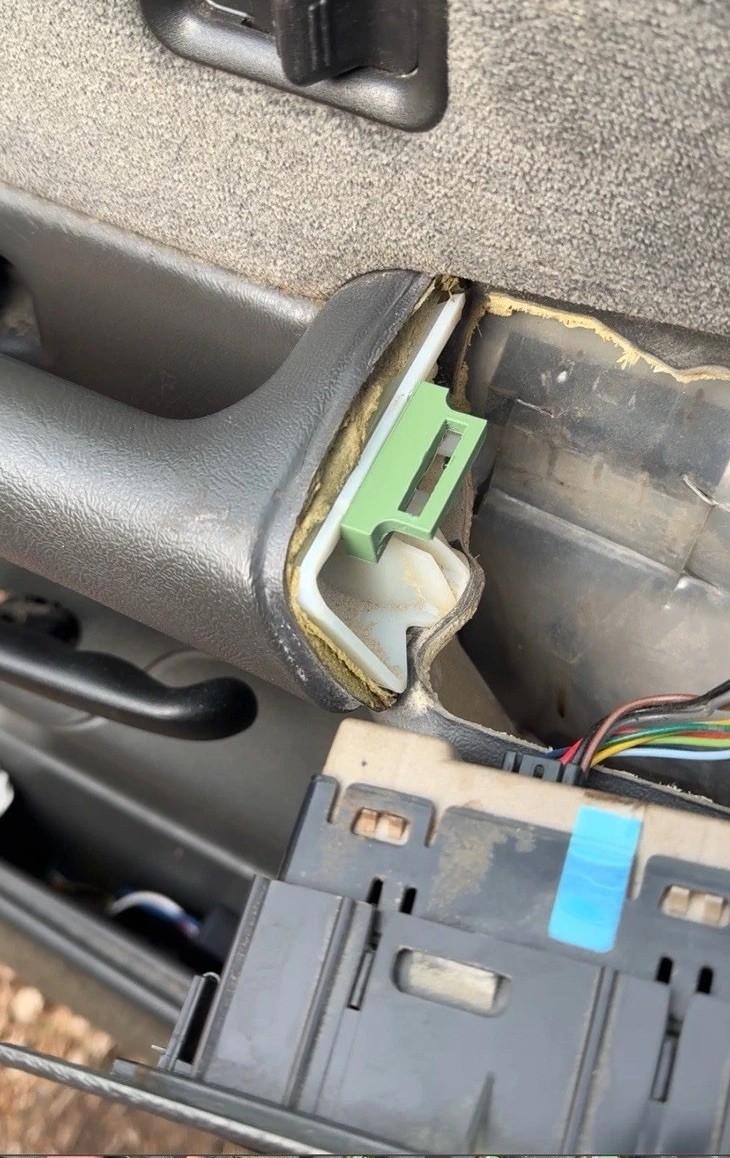 03-07 Chevy GMC Silverado Suburban GMT800 Window Switch Repair Tabs (QTY 2)