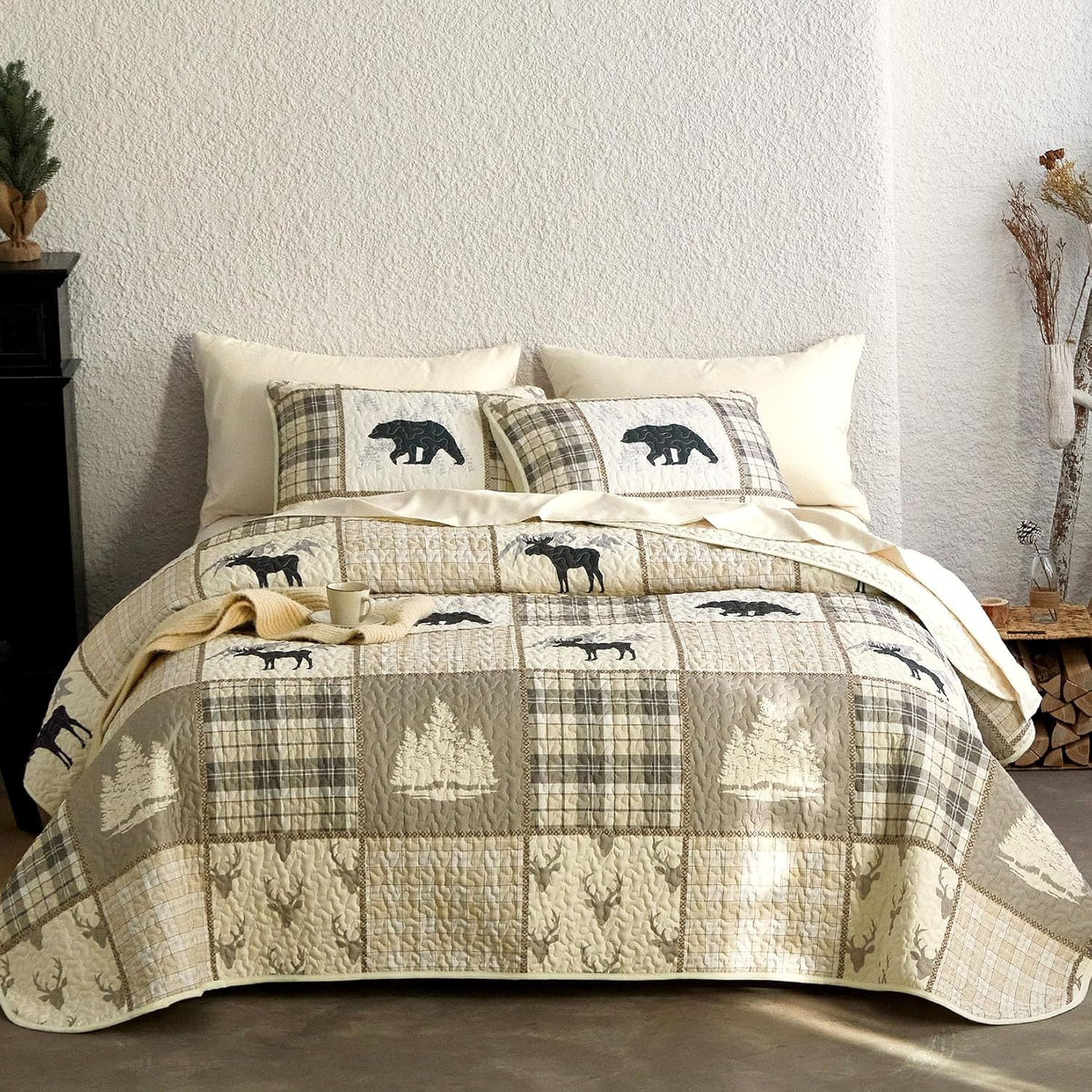 - Rustic Quilt Set, Cabin Lodge Christmas Bear Moose Queen / Full Tan Cream
