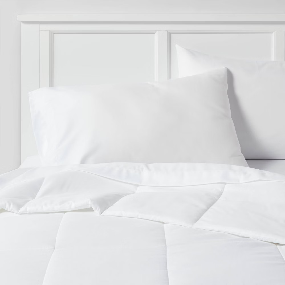 Room Essentials Percale Comforter Box Quilting Lightweight Fabric, White, King