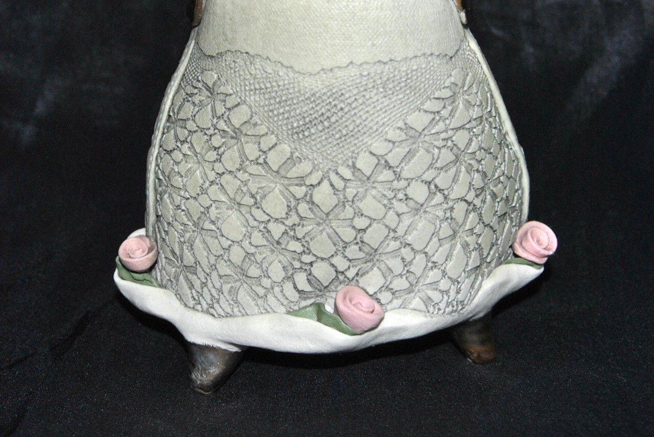 RARE DECORATIVE TEXTURED PORCELAIN PURSE BY LAURA PEERY. Pale Green Signed