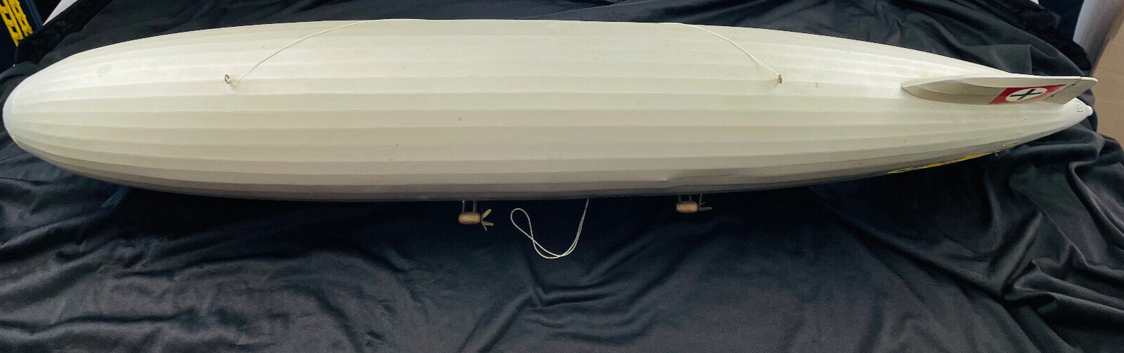 Zeppelin DLZ 129 Hindenburg over 1 meter long-absolutely decorative!