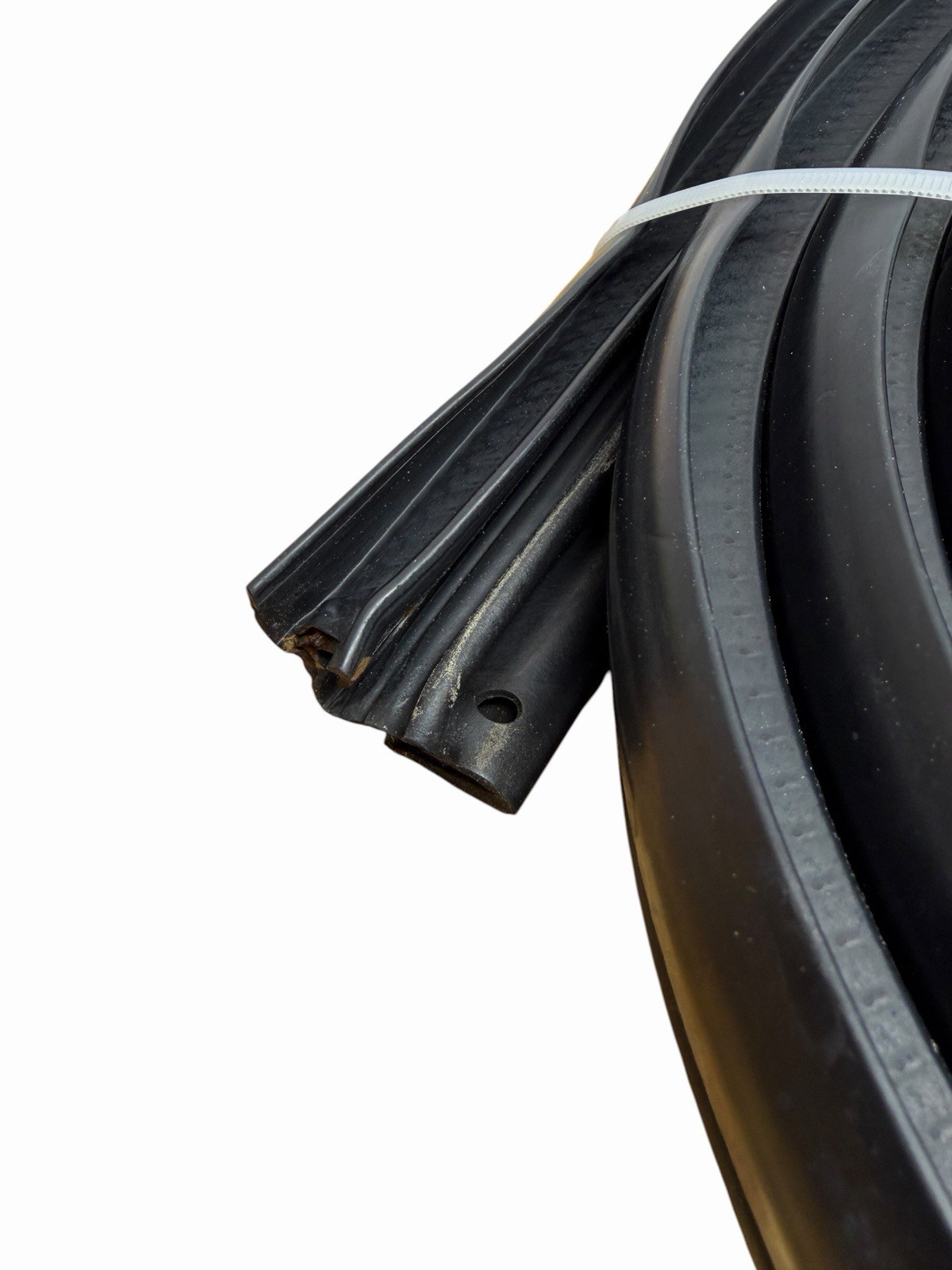 Chrysler Aspen Dodge Durango Front Body Side Door Seal Weatherstrip Mopar OE OEM