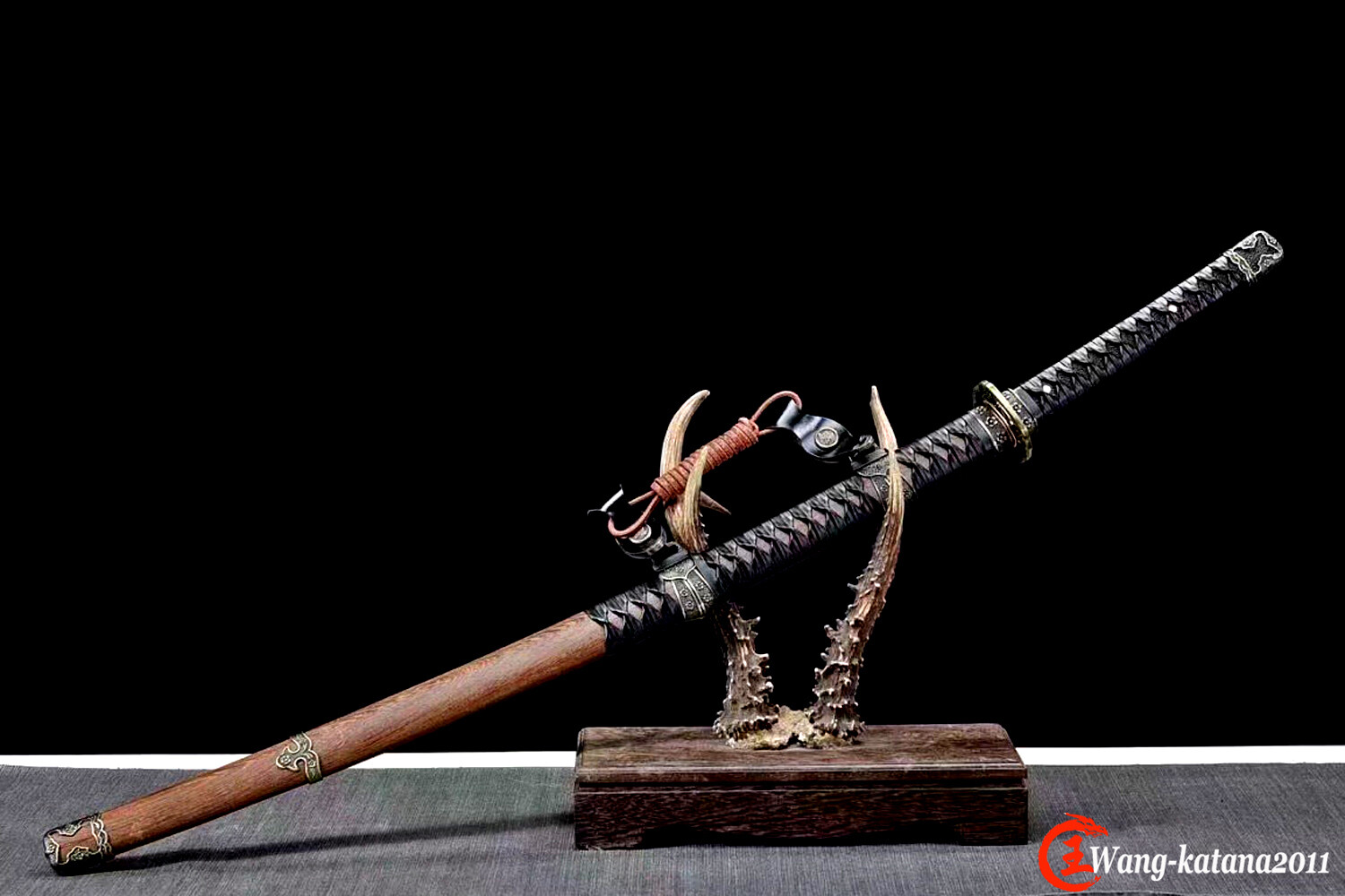 Tachi Clay Tempered Folded Steel Sharp Japanese Samurai Katana Sword Rosewood