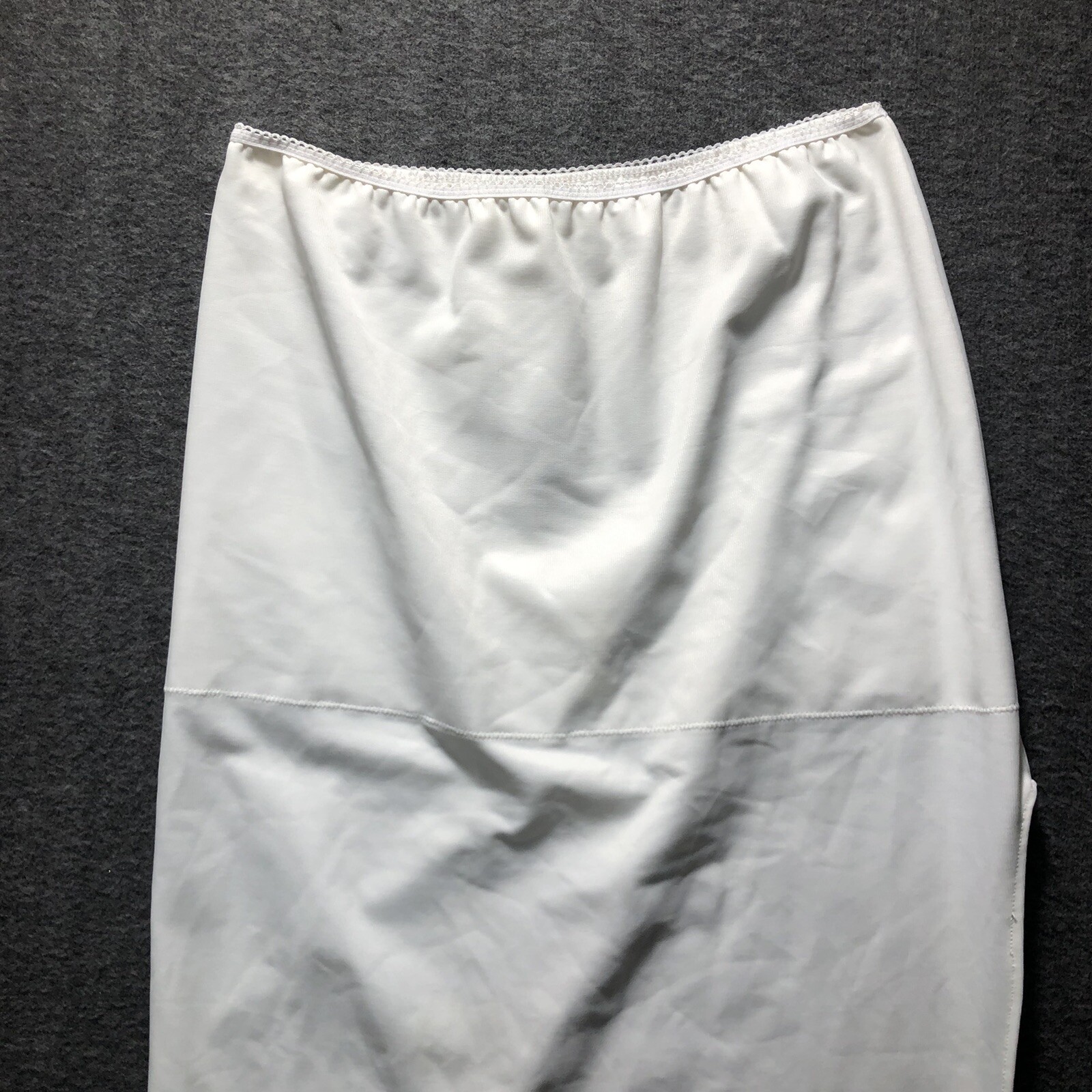 Dominique Full Length Control Slip David’s Bridal 7218 Size Large White Slit