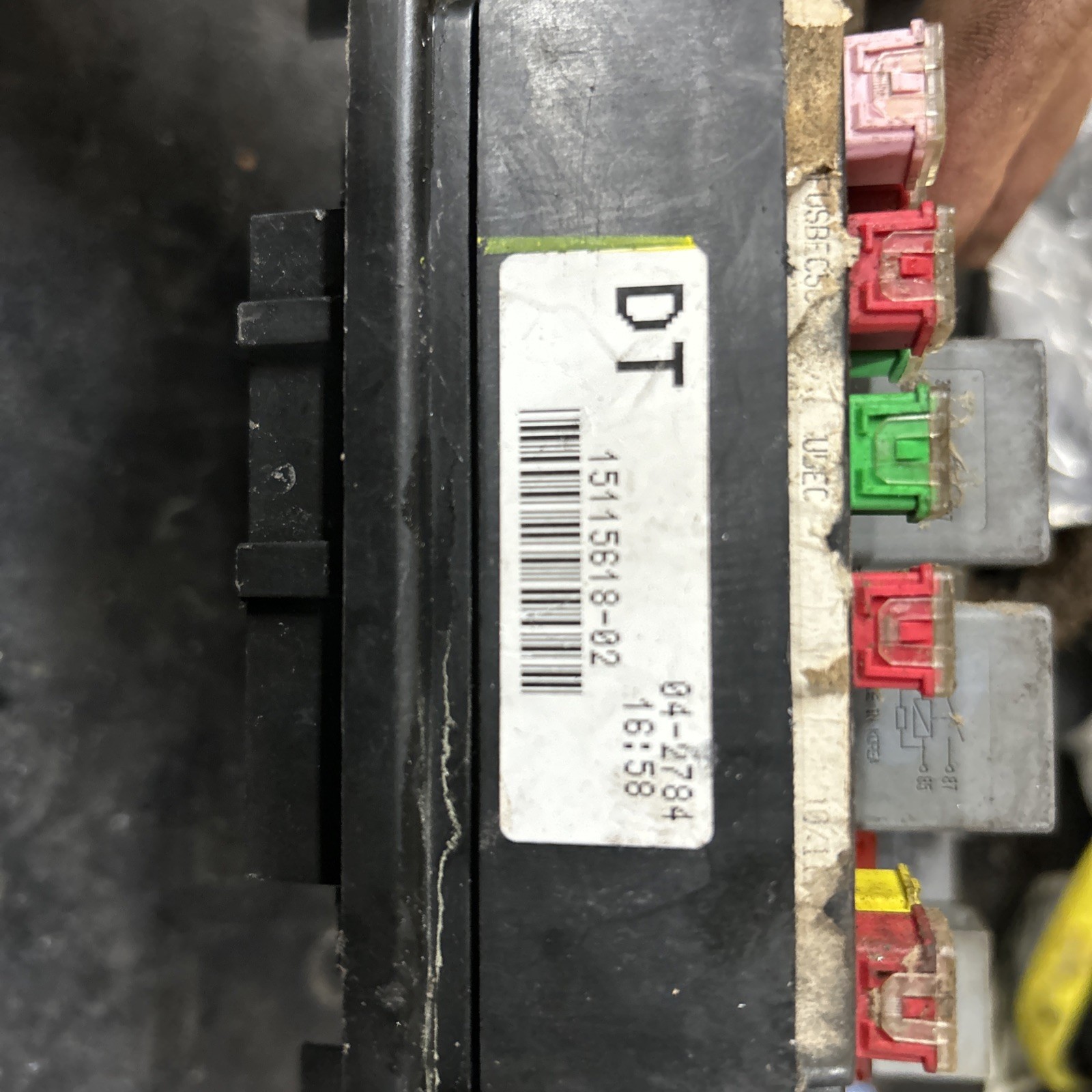 03-05 Chevrolet GMC 2500HD Duramax 6.6 LB7 LLY Underhood Fuse Box 15115618-02 DT