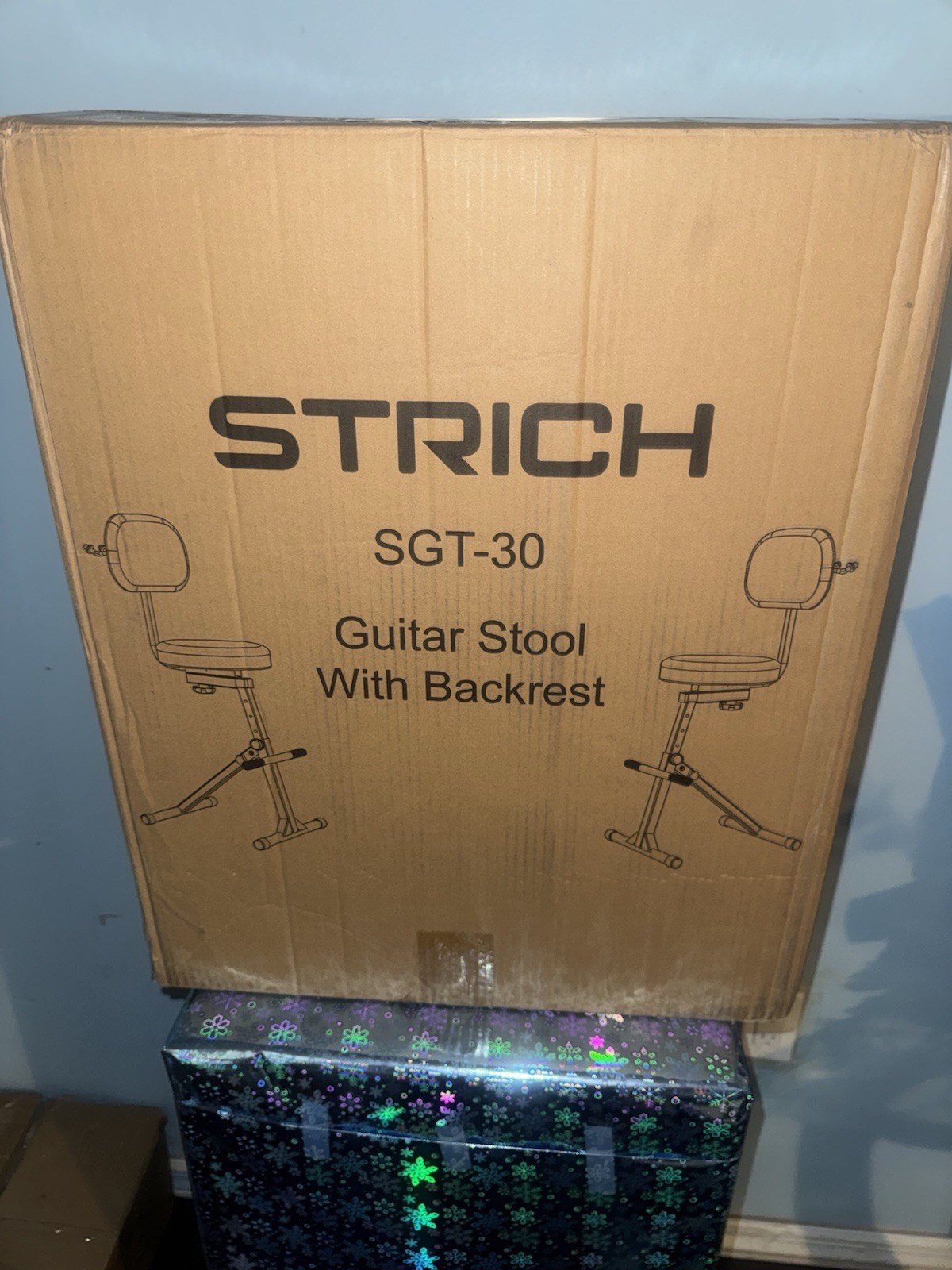 STRICH Adjustable Guitar Stool with Backrest / Hanger for Guitars