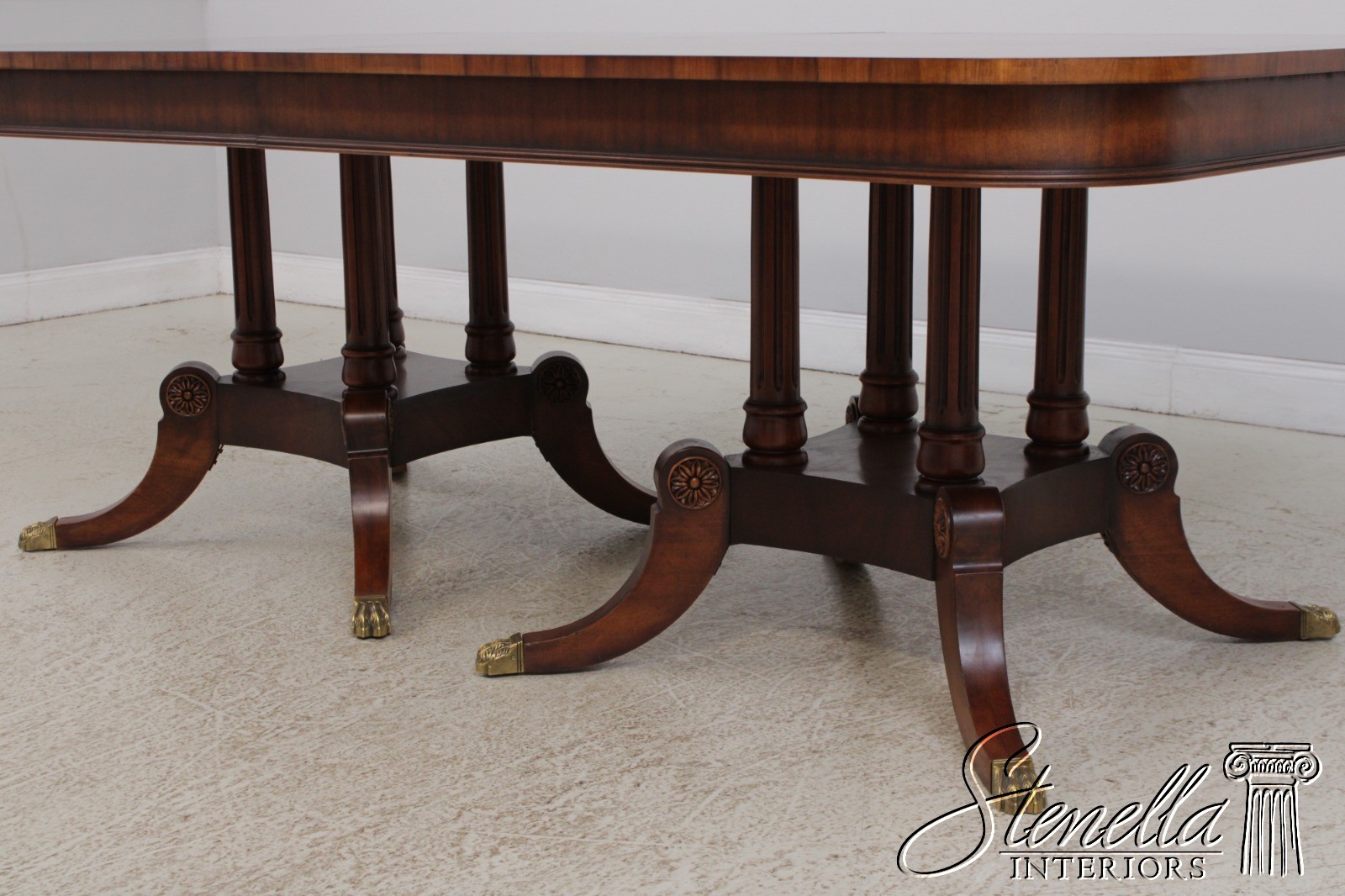 L72025: HENREDON Mahogany Double Pedestal Inlaid Dining Table