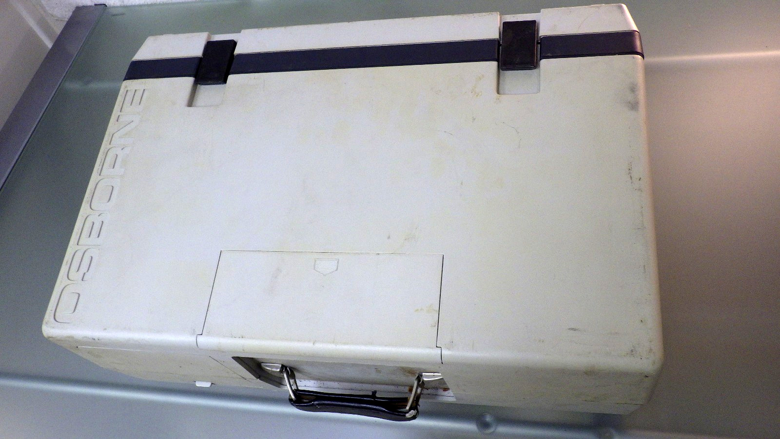 Vtg OSBORNE 1 OCC Portable Computer PC w/ Floppy Disks *Parts Repair Not Working