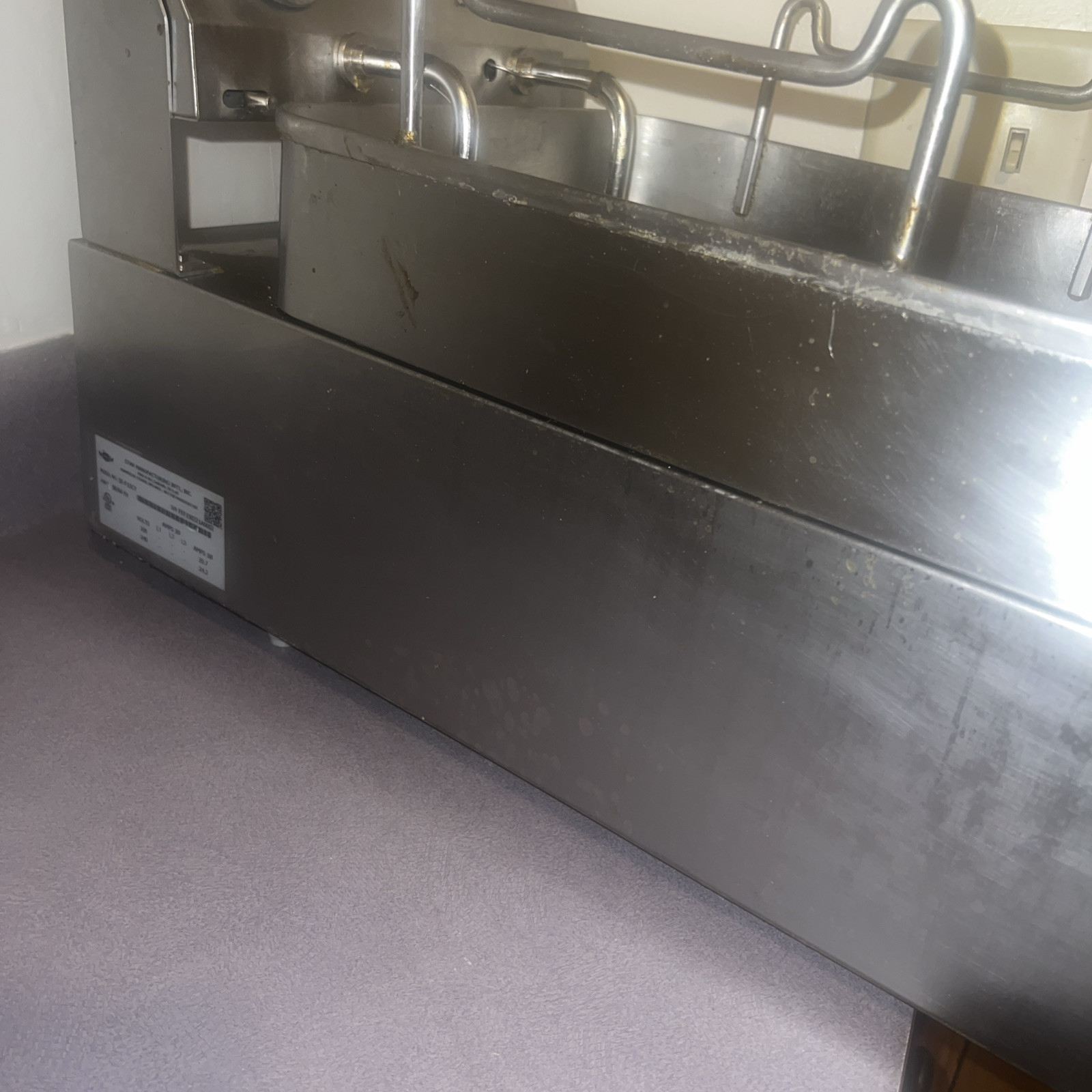 Wells 5E-F15 15 lb. Electric Countertop Fryer - 208-240V, 4319/5750W UUU