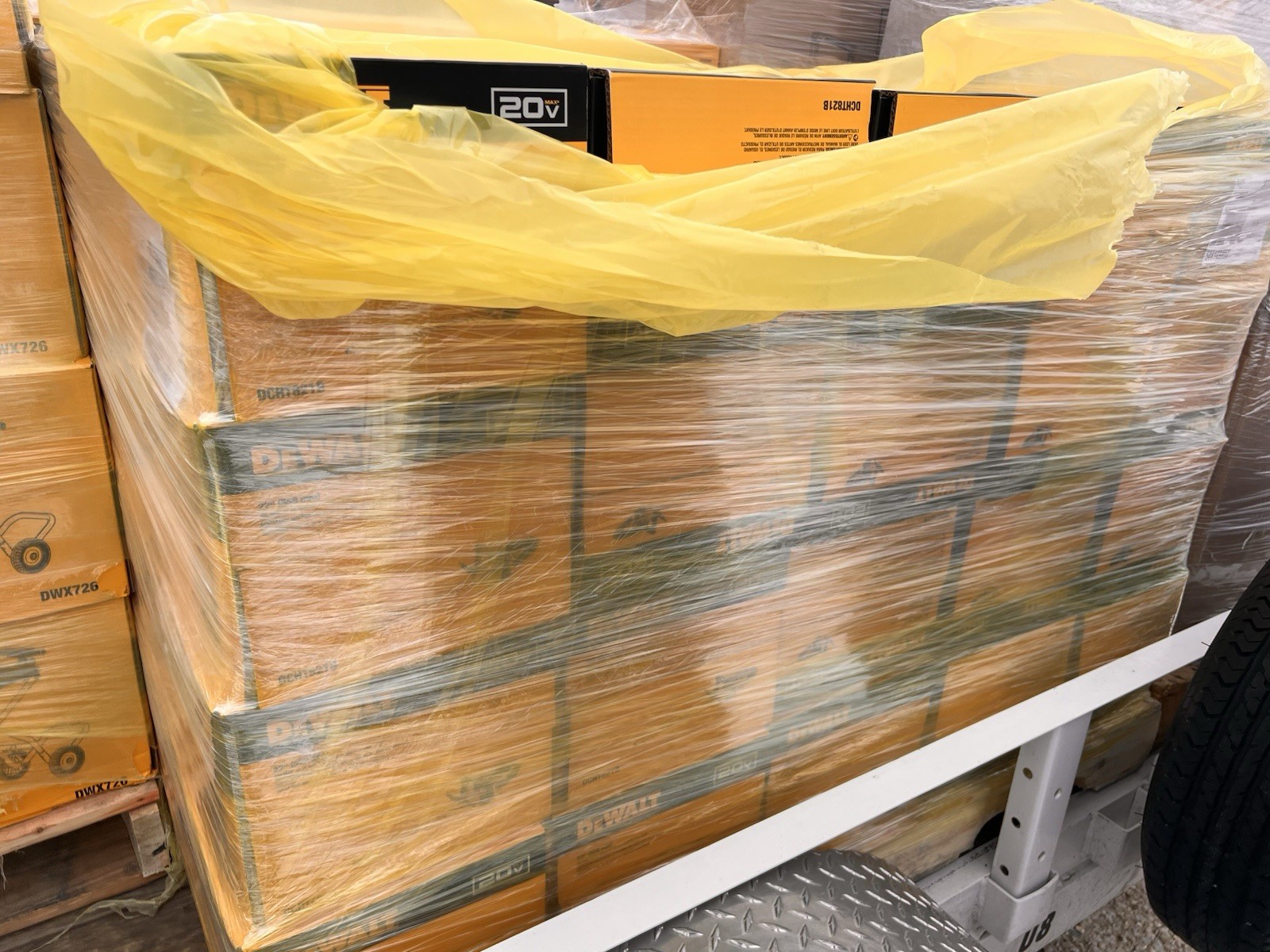 DEWALT Cordless Hedge Trimmer (Tool Only) DCHT821B