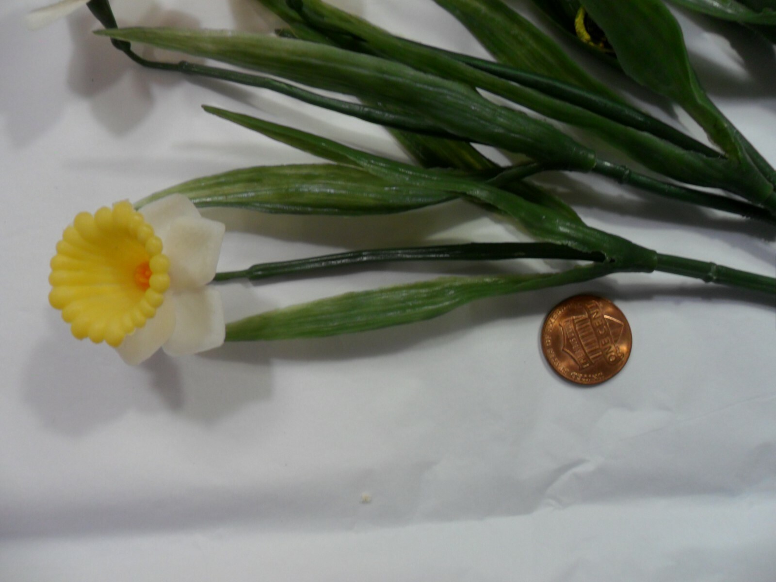 Vintage Plastic Small Daffodils Flowers ~ Hong Kong