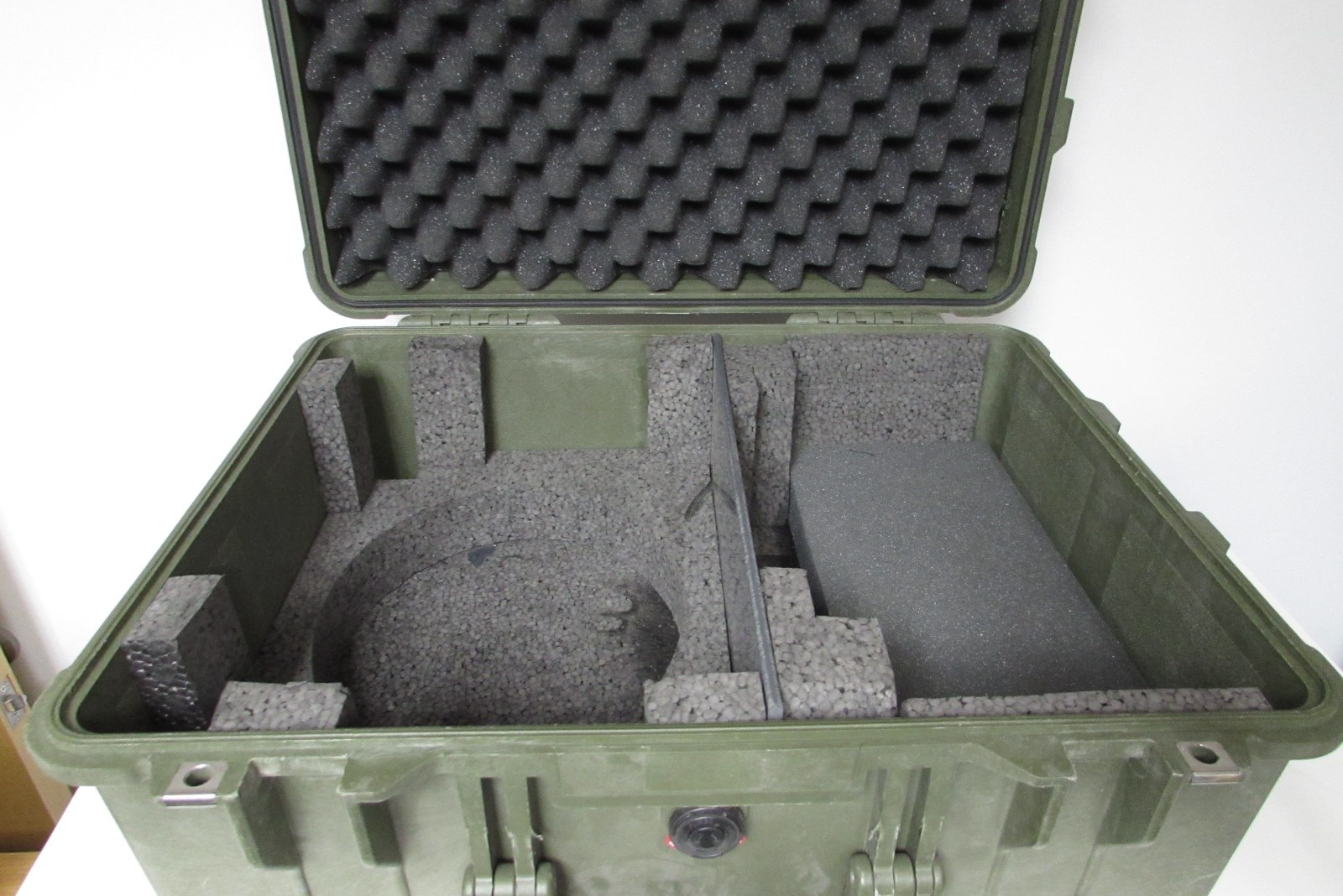 Pelican Transit Rolling Hard Case On Wheels for Anritsu sitemaster