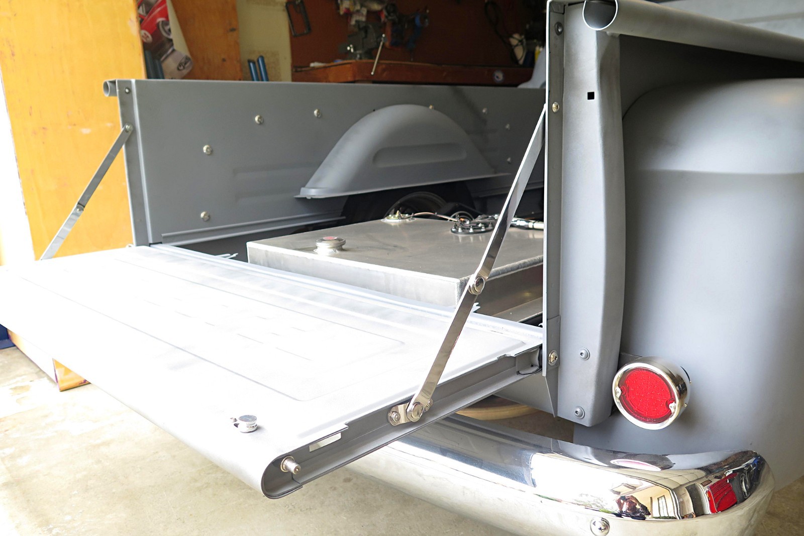 1954-1987 Chevy Truck Hidden Tailgate Link Kit Stepside