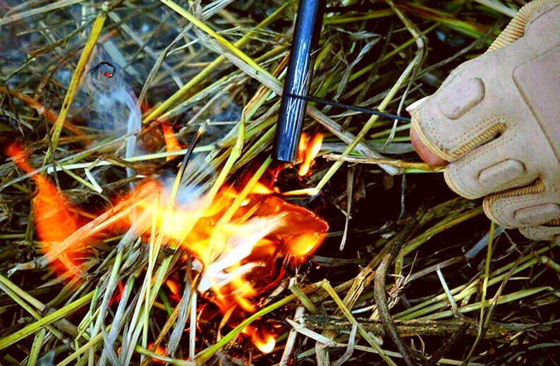 HUGE FERRO ROD Emergency FIRE STARTER Flint & Military Paracord Survival Camping