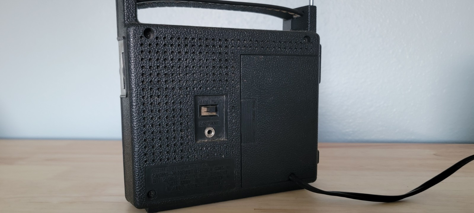 Vintage GE General Electric Two Way Power Solid State AM FM Radio 7-2810H WORKS!