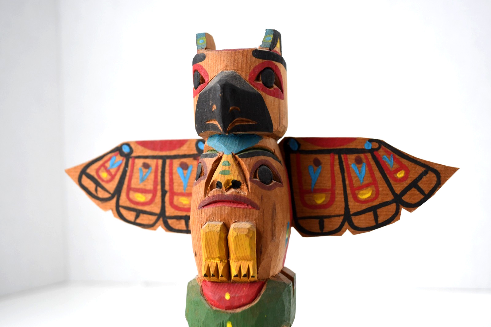 Vintage PWC Cedar Totem Pole Thunderbird Human and Frog 1970's Perfect 7x6.5