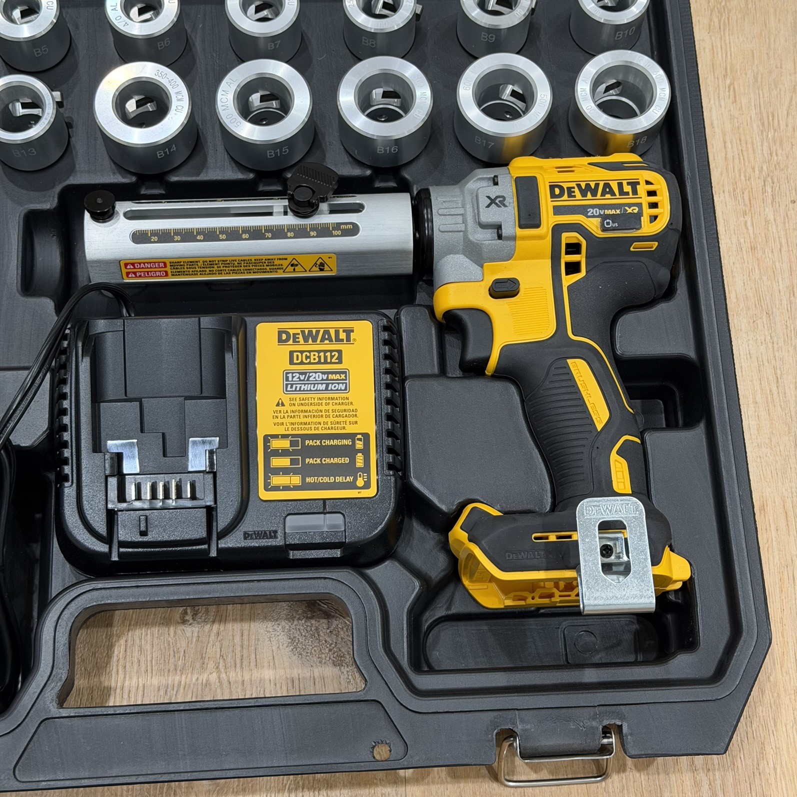 DeWALT DCE151TD1 20V MAX Cordless Cable Stripper Kit (New Open Box) size B3-B22