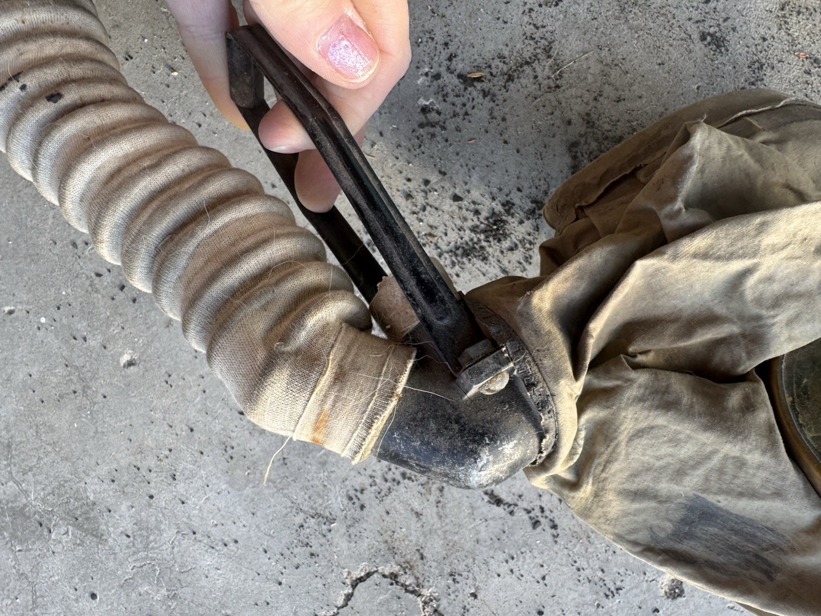 Vintage Dutch commercial Model 128 gas mask For Rehab Display 1930’s Rehab