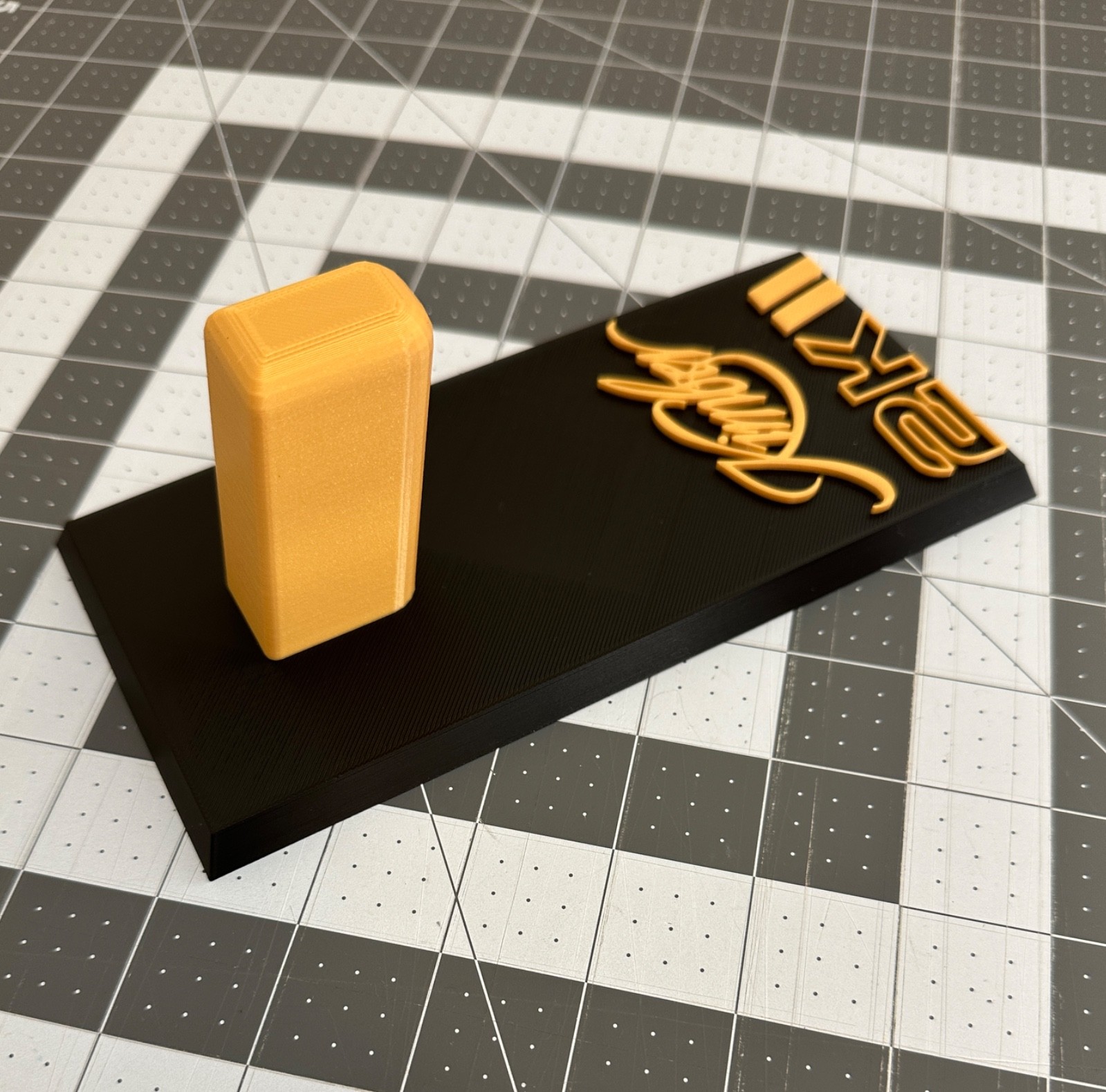 CP Pistol Stand for Kimber 2K11-GOLD-Personal Showcase or Gun Store Display