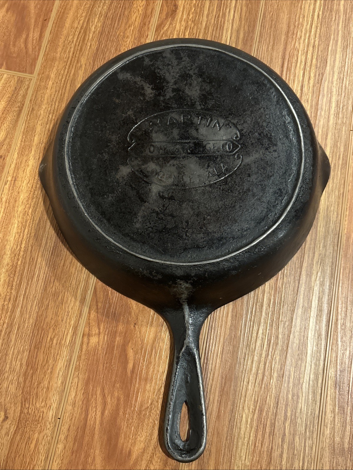 Antique Martin Stove & Range Company Cast Iron No. 8 Skillet - Hamburger Logo