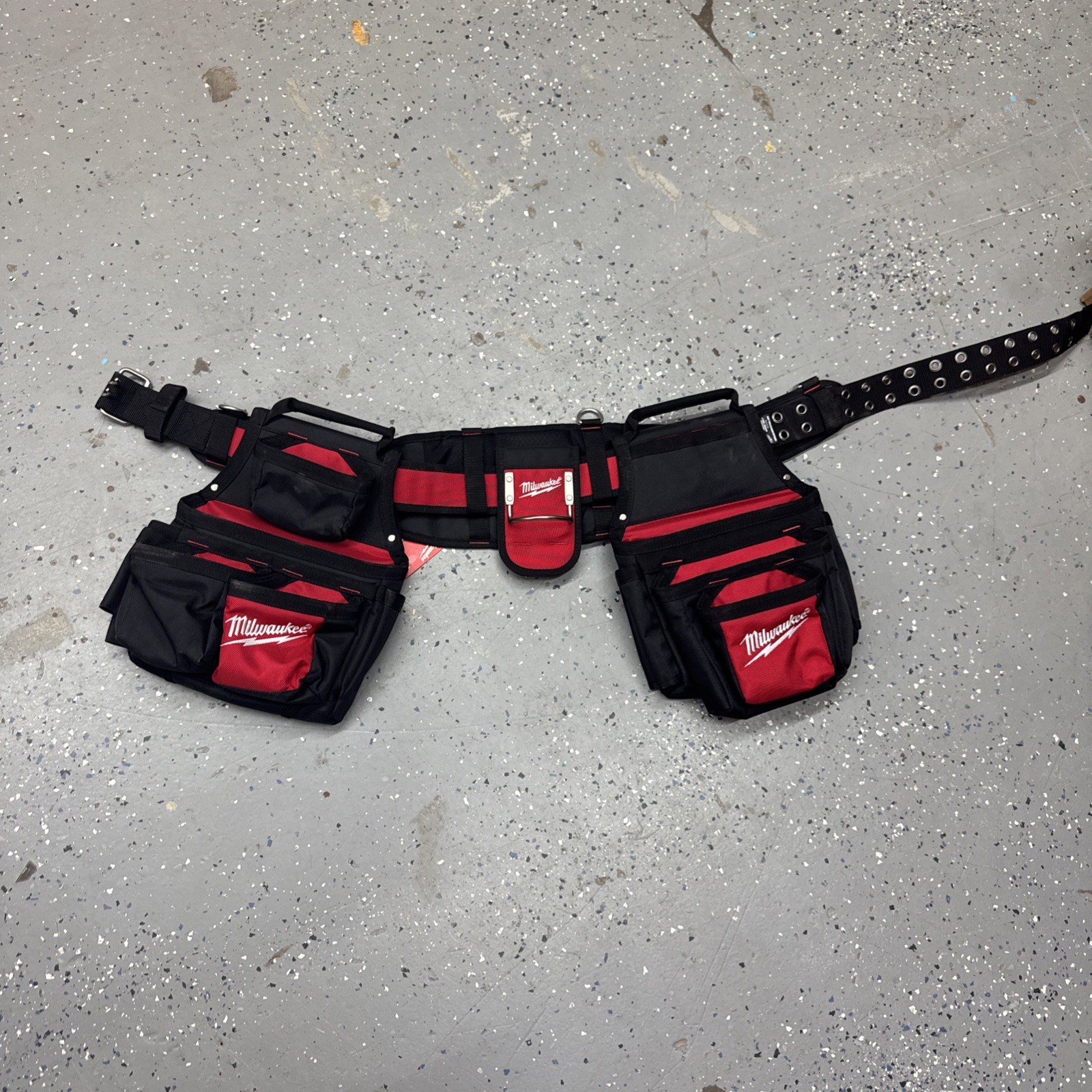 Milwaukee 48-22-8110 Electricians Work Belt