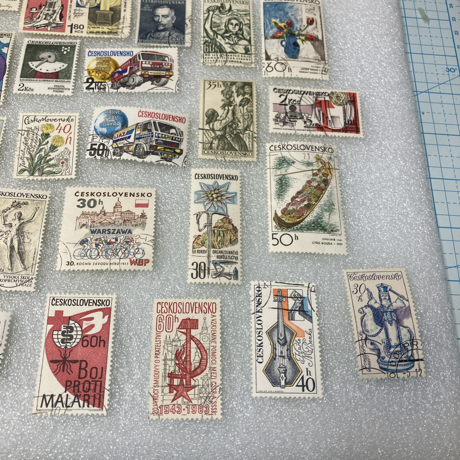30 Vtg USED Czechoslovakia 1950-1990 Colorful Stamps, Nice Mixed Lot, $1 Ships.