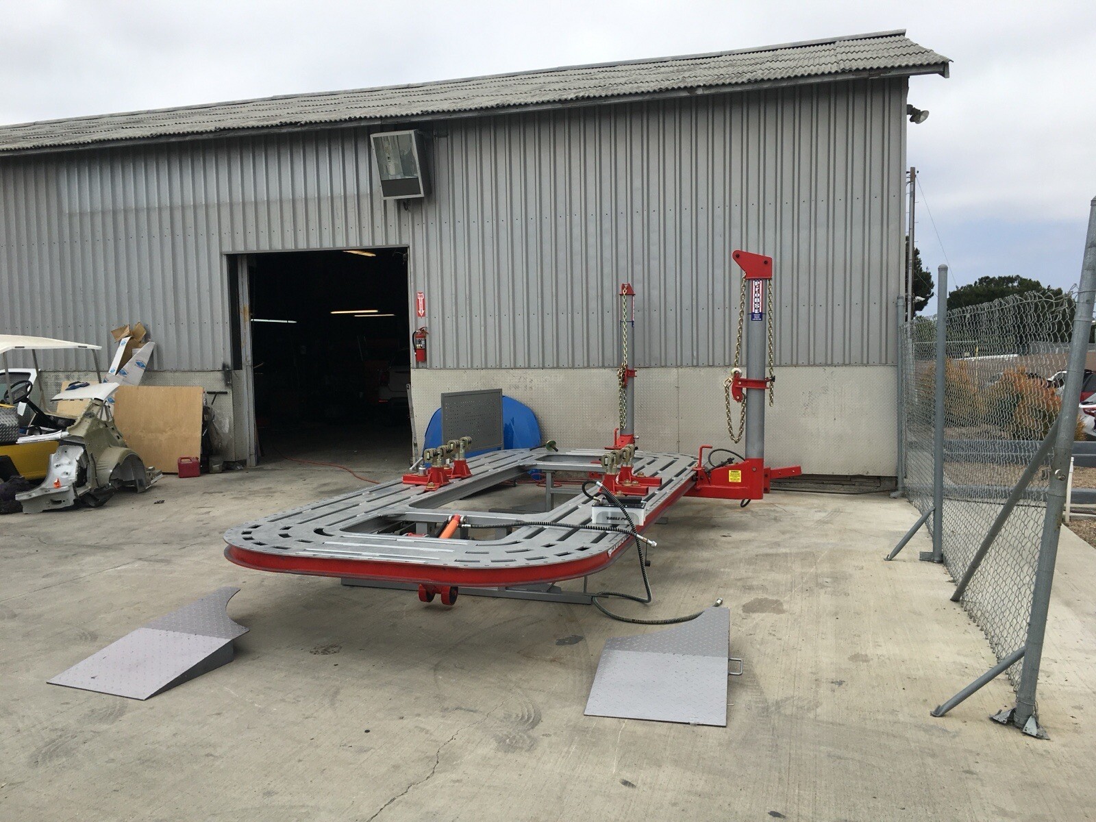 Frame Machine 21 feet 3 towers with tools Chief, car o liner