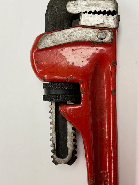 8" Heavy-Duty Straight Pipe Wrench - Made in China