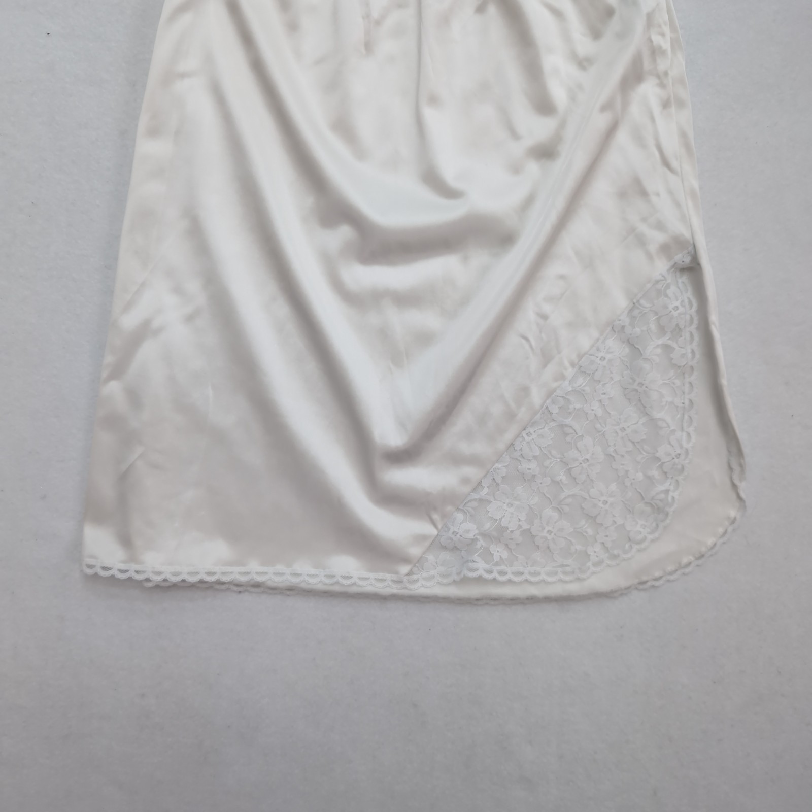 Vintage Women's Slip Skirt Ashley Taylor Size M White Half Lace Trim