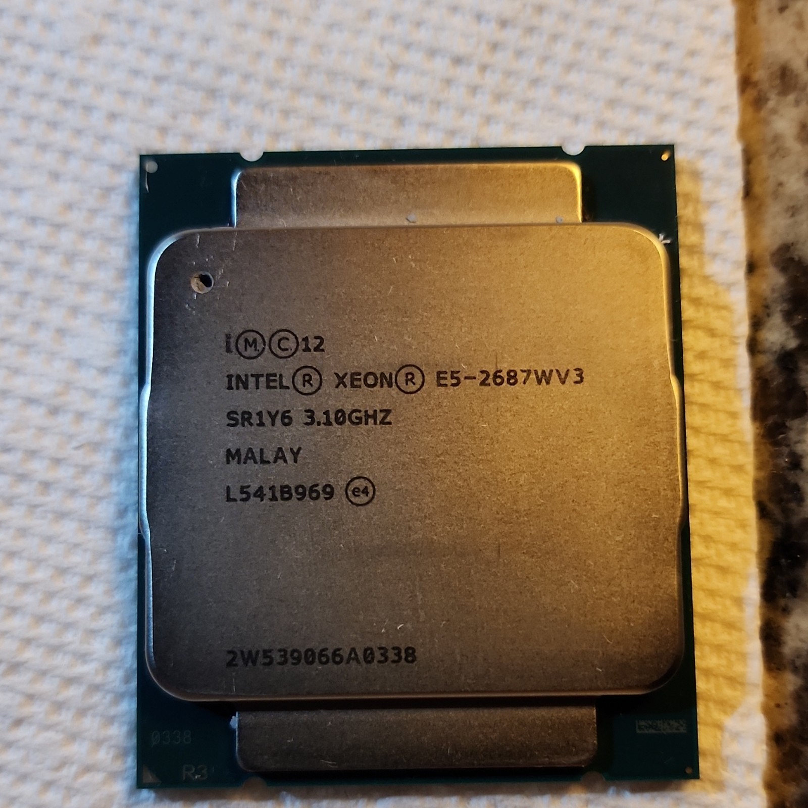 [Lot of 6] Intel Xeon E5-2698V4, E5-2630V3, E5-2687WV3 Server CPUs