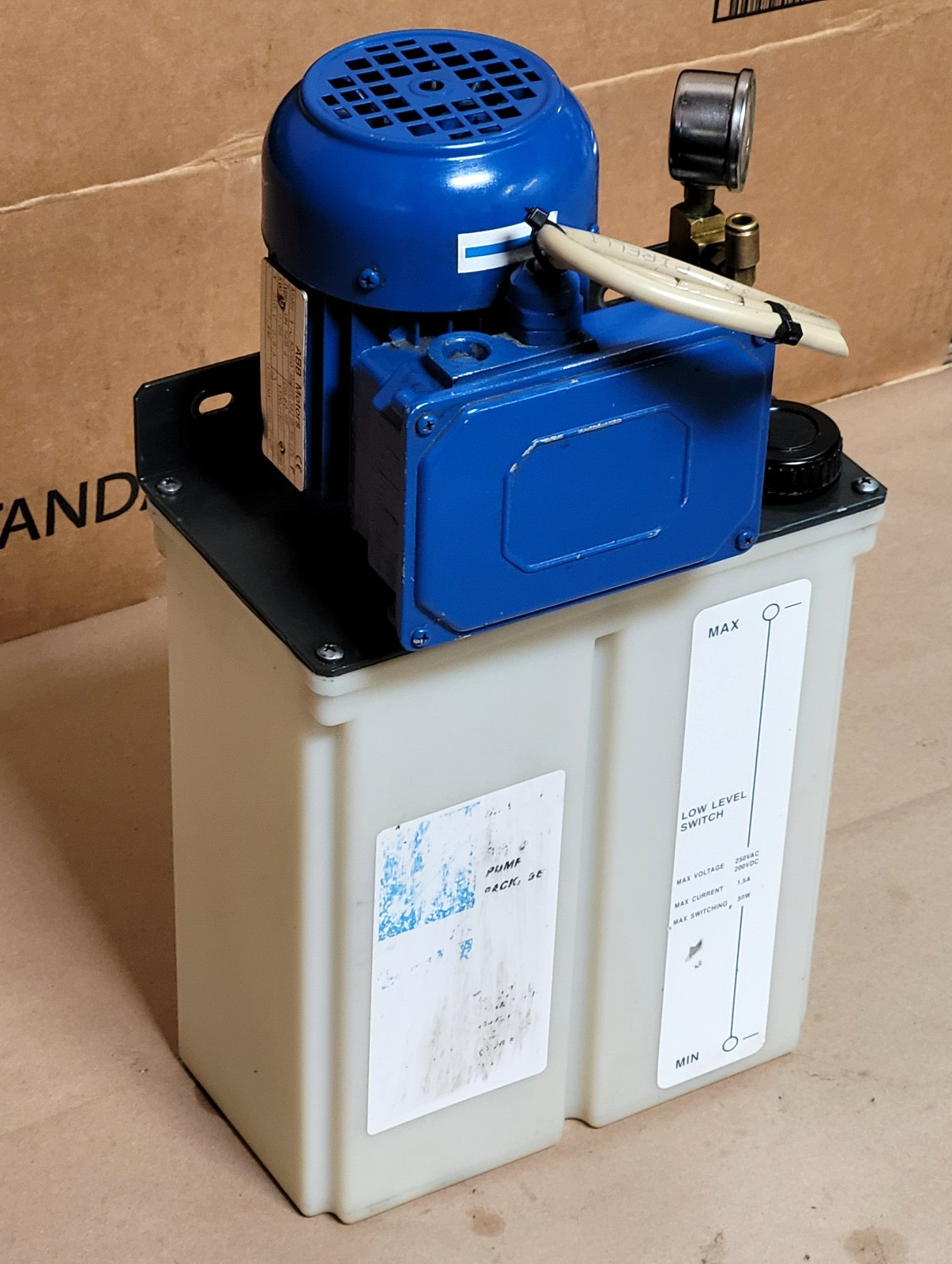 LUBRICATOR TANK ABB MOTORS TYPE UM 56B 4 FROM HARDINGE CONQUEST T42SP LATHE