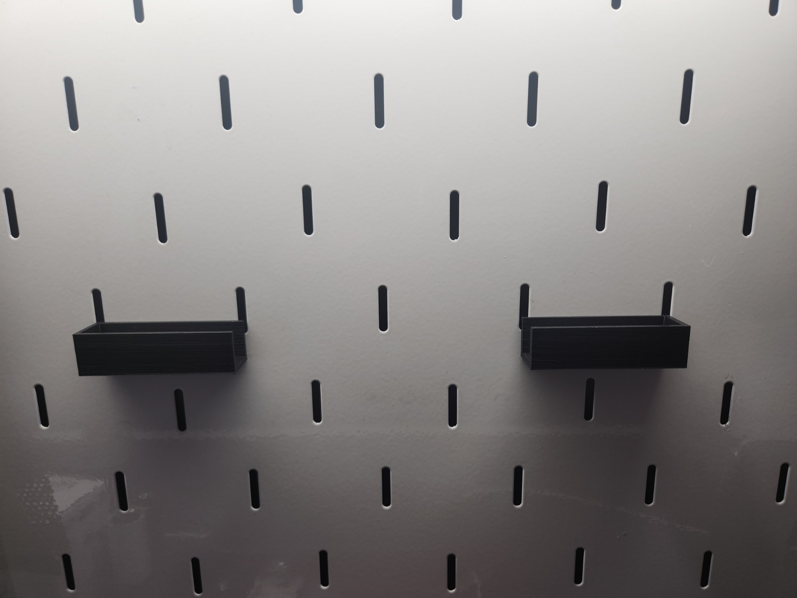 US GENERAL / ICON TOOL BOX HUTCH TABLET MOUNT (Tablet Not Included)