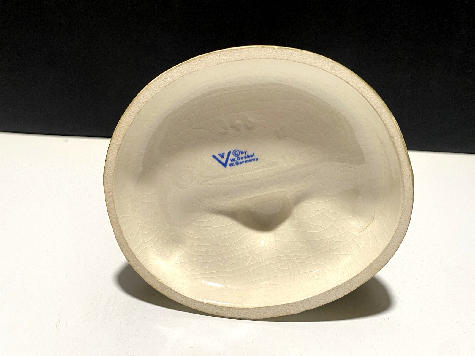 Hummel Goebel Figurines SMART LITTLE SISTER #346/6