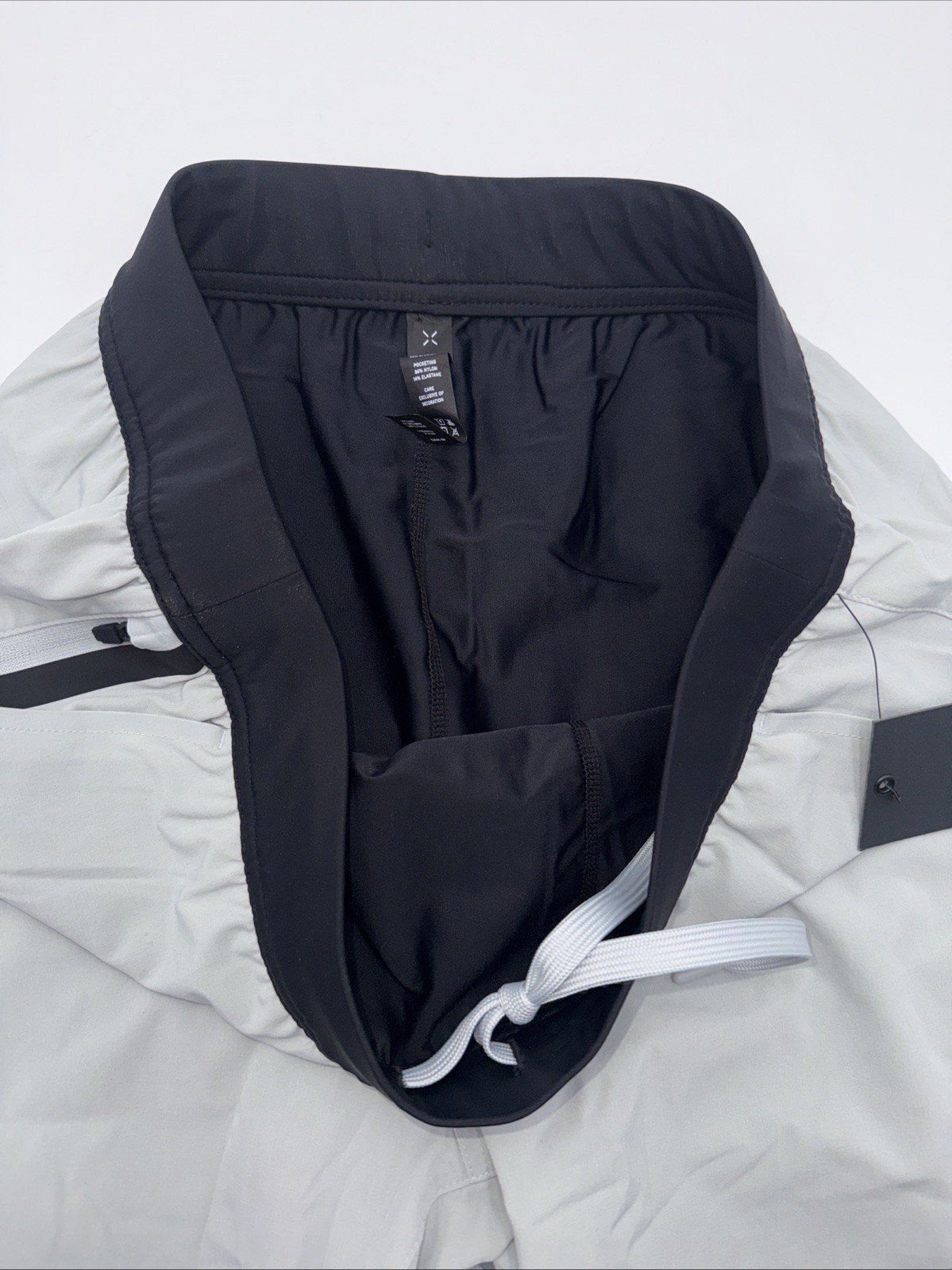 $85 Ten Thousand Men's Interval 5” Shorts With Liner -Light Gray-Large -New Tags