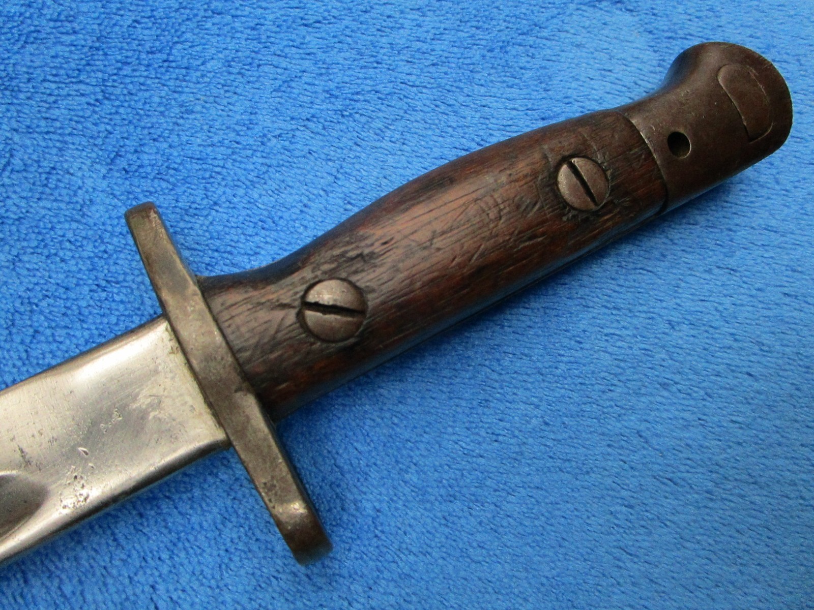 ORIGINAL WW1 CANADIAN M1907 BRITISH SMLE RIFLE BAYONET AND SCABBARD