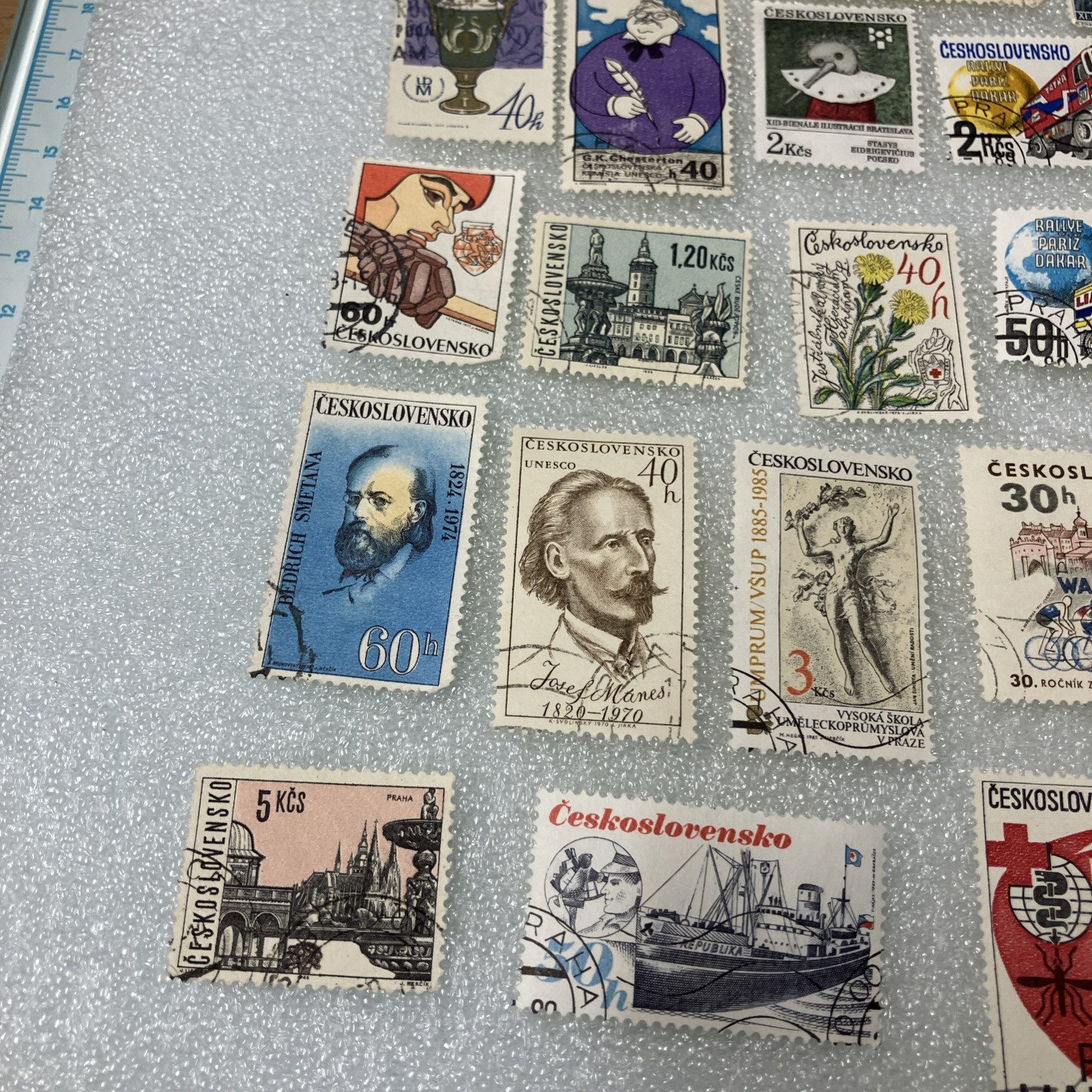 30 Vtg USED Czechoslovakia 1950-1990 Colorful Stamps, Nice Mixed Lot, $1 Ships.