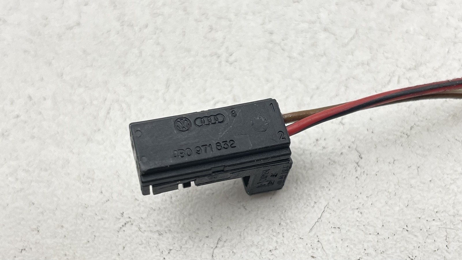 VW Audi Porsche Wiring Harness Plug Connector 2 Wire Pigtail OEM #4B0971832