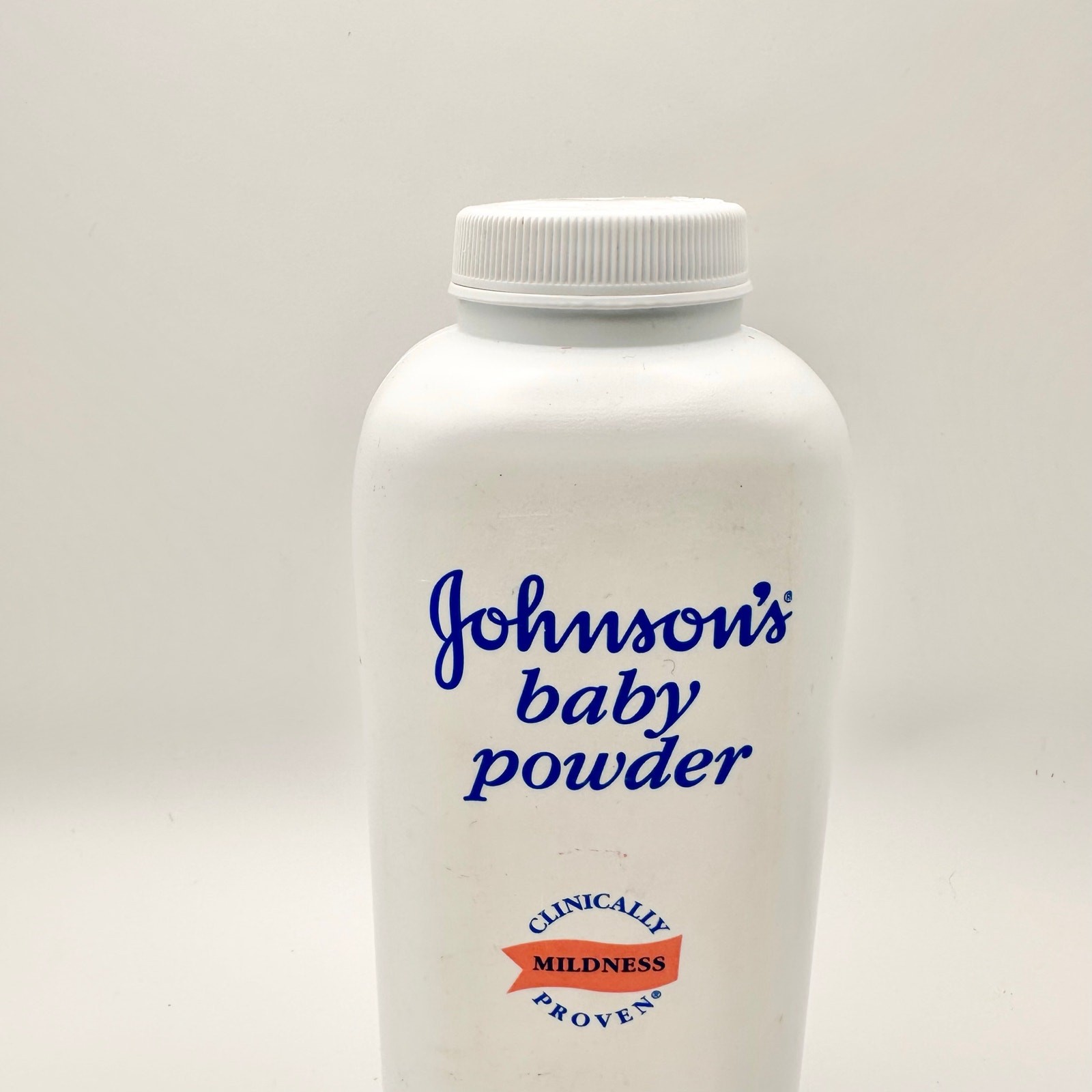 Vintage Johnson’s Baby Powder TALC Mildness Pink Label 15 Oz 2004 Full No Seal