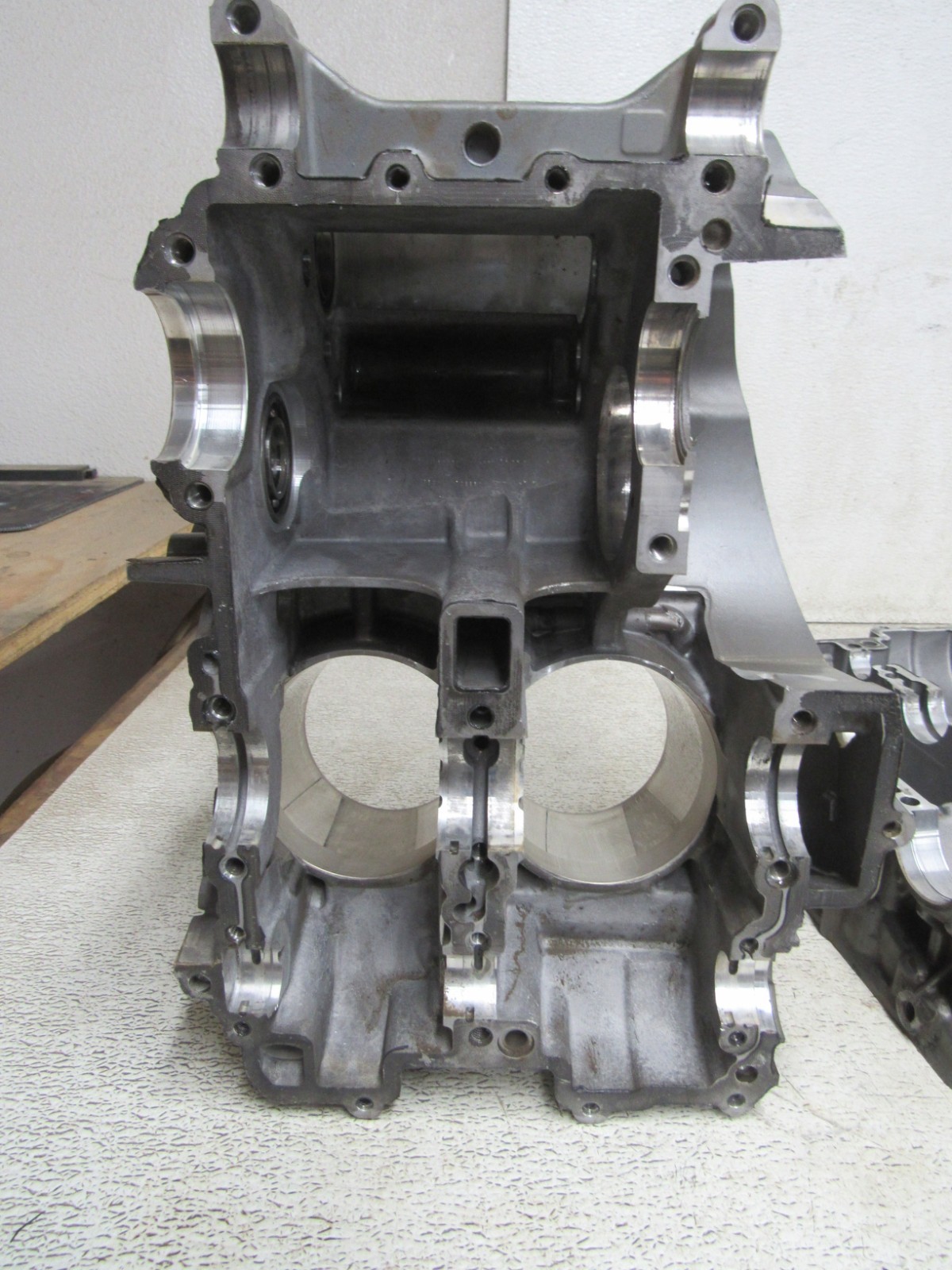 21 KTM 890 ADVENTURE R CASES ENGINE CRANK CASE CYLINDERS STOCK OEM #2361