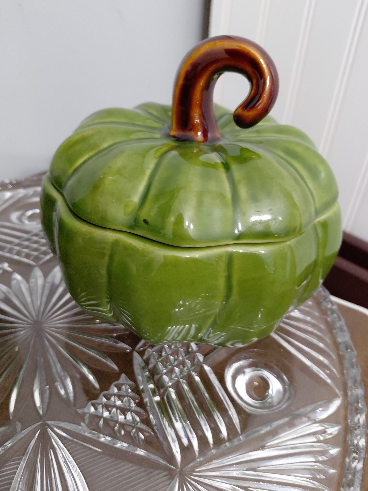 Set of 2 WILLIAMS SONOMA Ceramic Green Pumpkin & Gord W/Lids