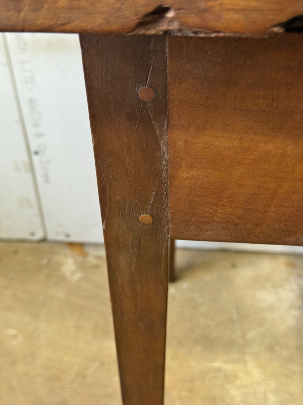 antique country Hepplewhite figured walnut night stand table 1800 farmhouse