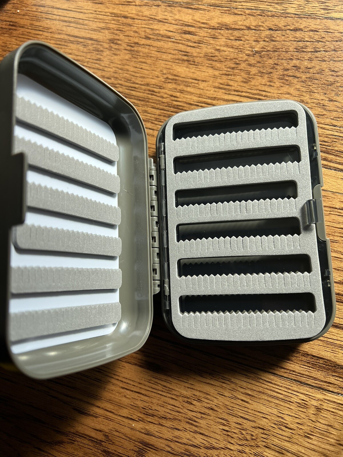 Swing Leaf Fly Box With Large Capacity (500+ flies) Grey